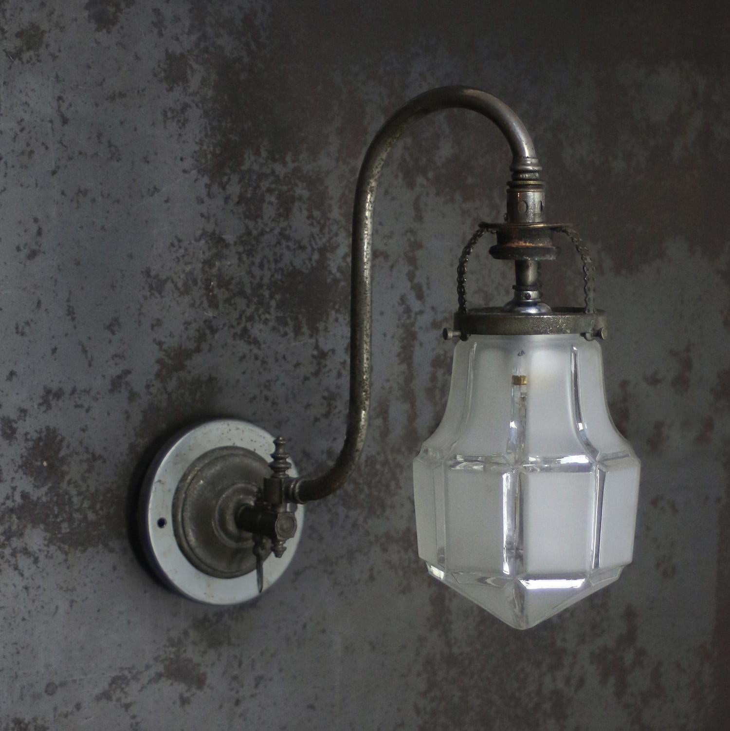 French Art Deco Cut Glass Sconce Wall Lamp 1910 In Good Condition In Amsterdam, NL