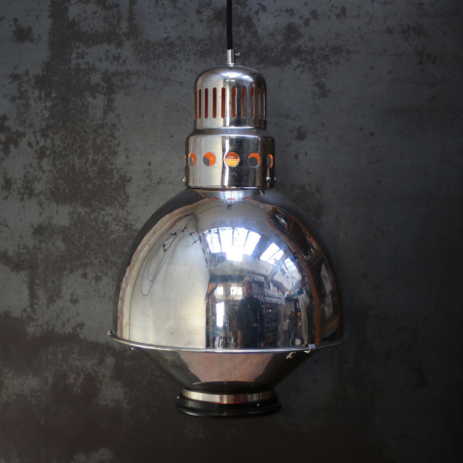 French vintage medical pendant lamp
Chrome / metal shade

Weight 2.60 kg / 5.7 lb

Priced per individual item. All lamps have been made suitable by international standards for incandescent light bulbs, energy-efficient and LED bulbs. E26/E27 bulb
