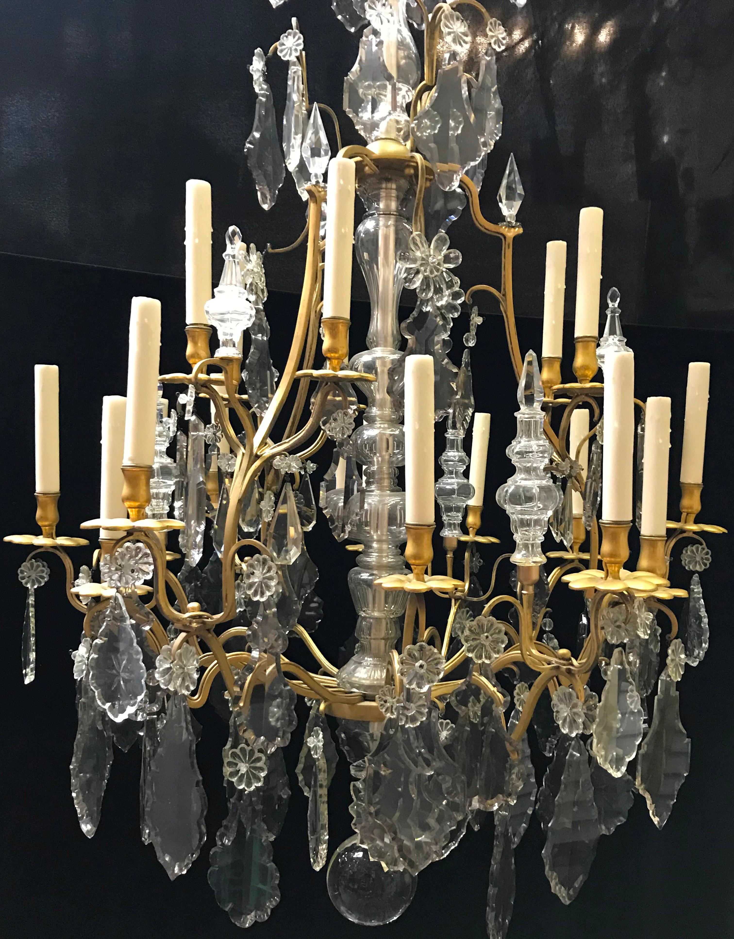 Français Lustre français en crystal et bronze, XIXe siècle en vente