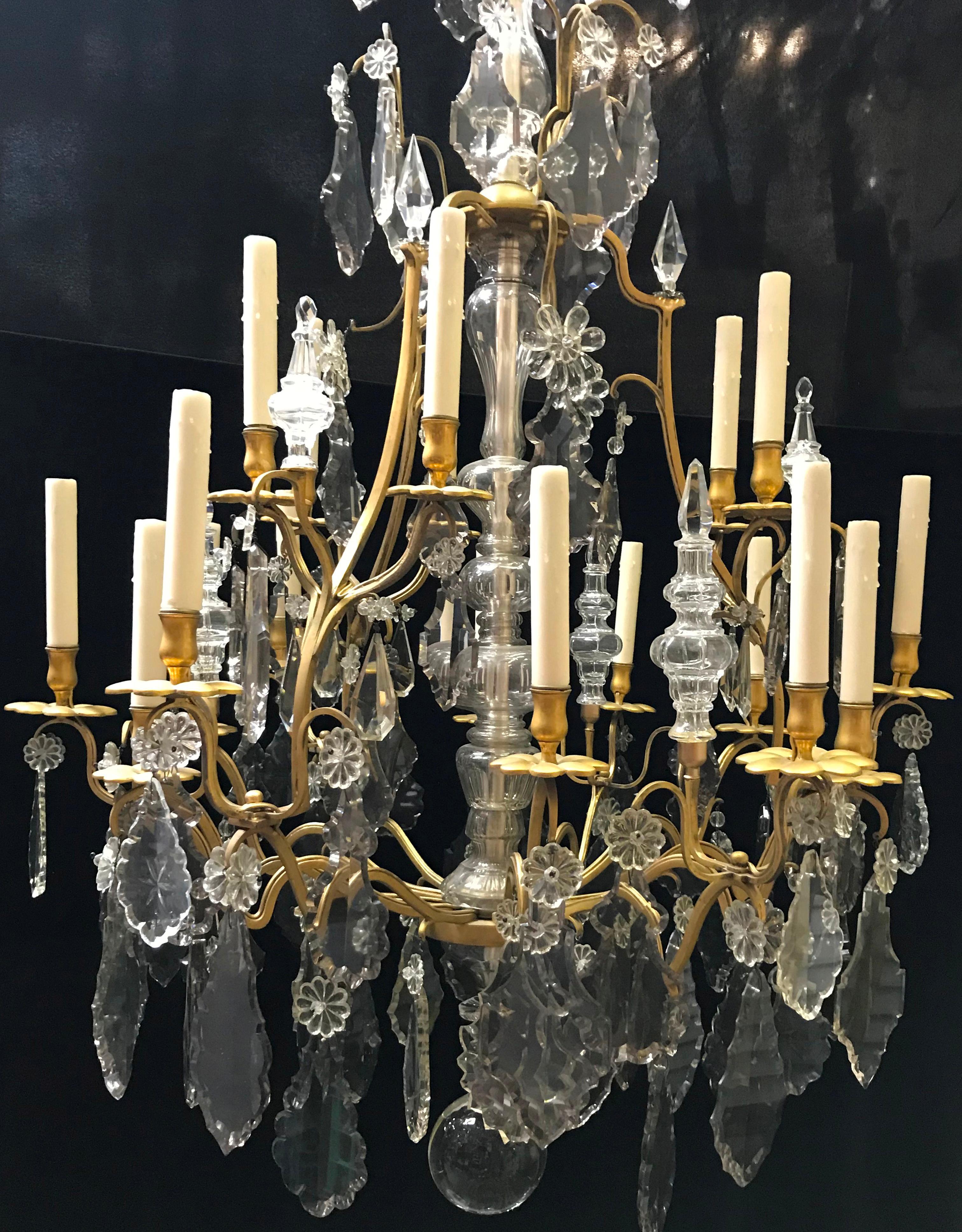 Louis XV French Chrystal and Bronze Chandelier, 19th Century For Sale