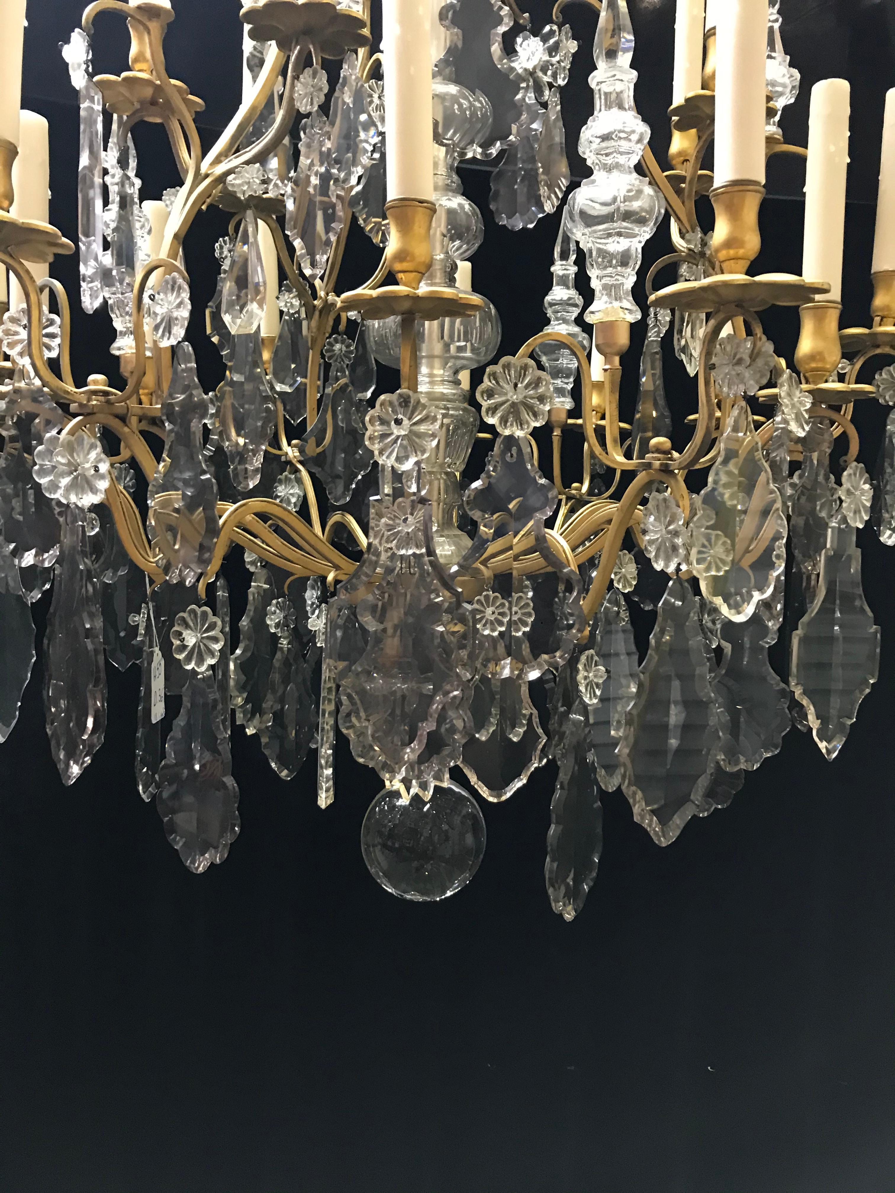 French Chrystal and Bronze Chandelier, 19th Century For Sale 1