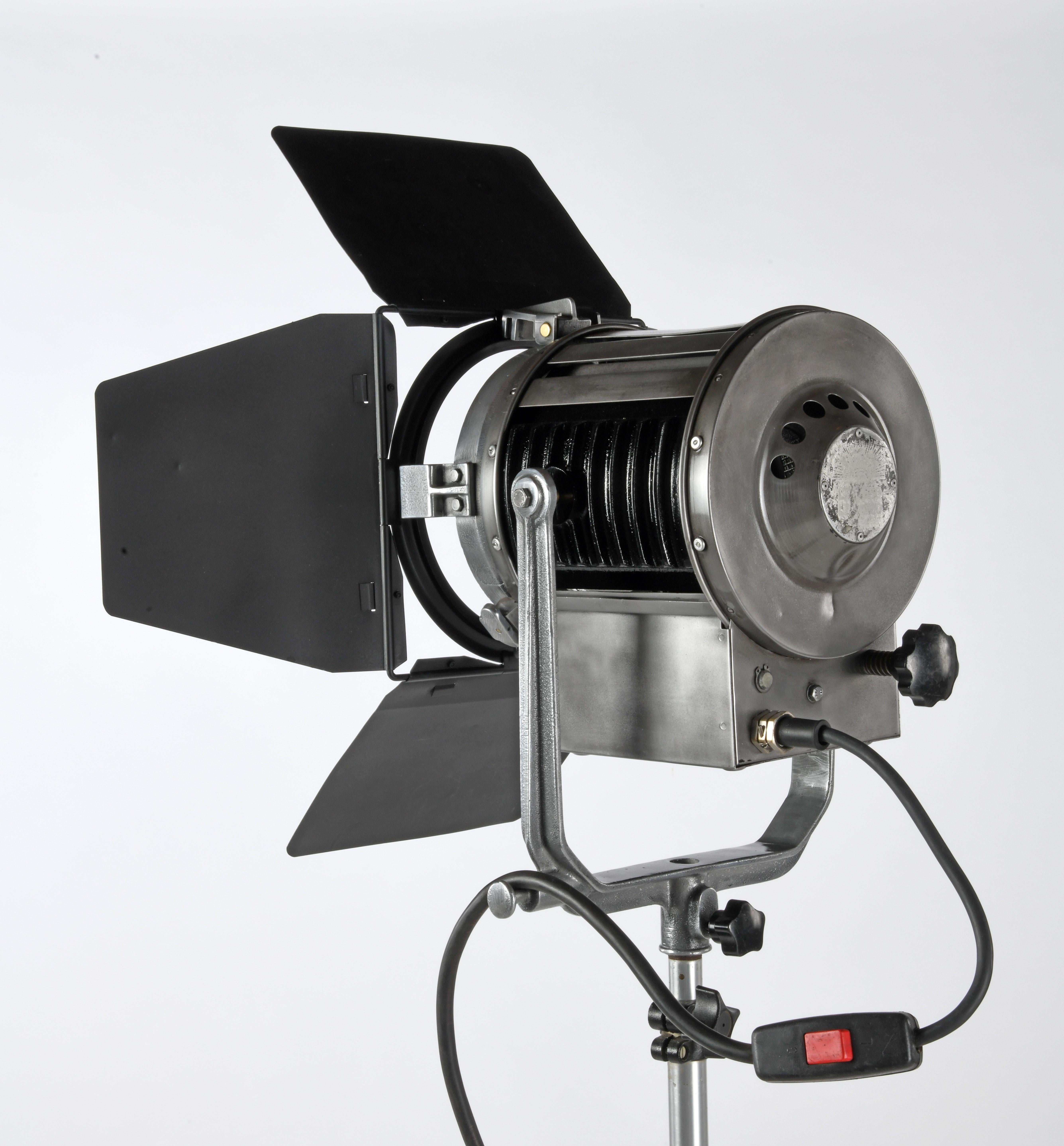 French cinema projector from the 80s, completely refurbished with LED lightning 4