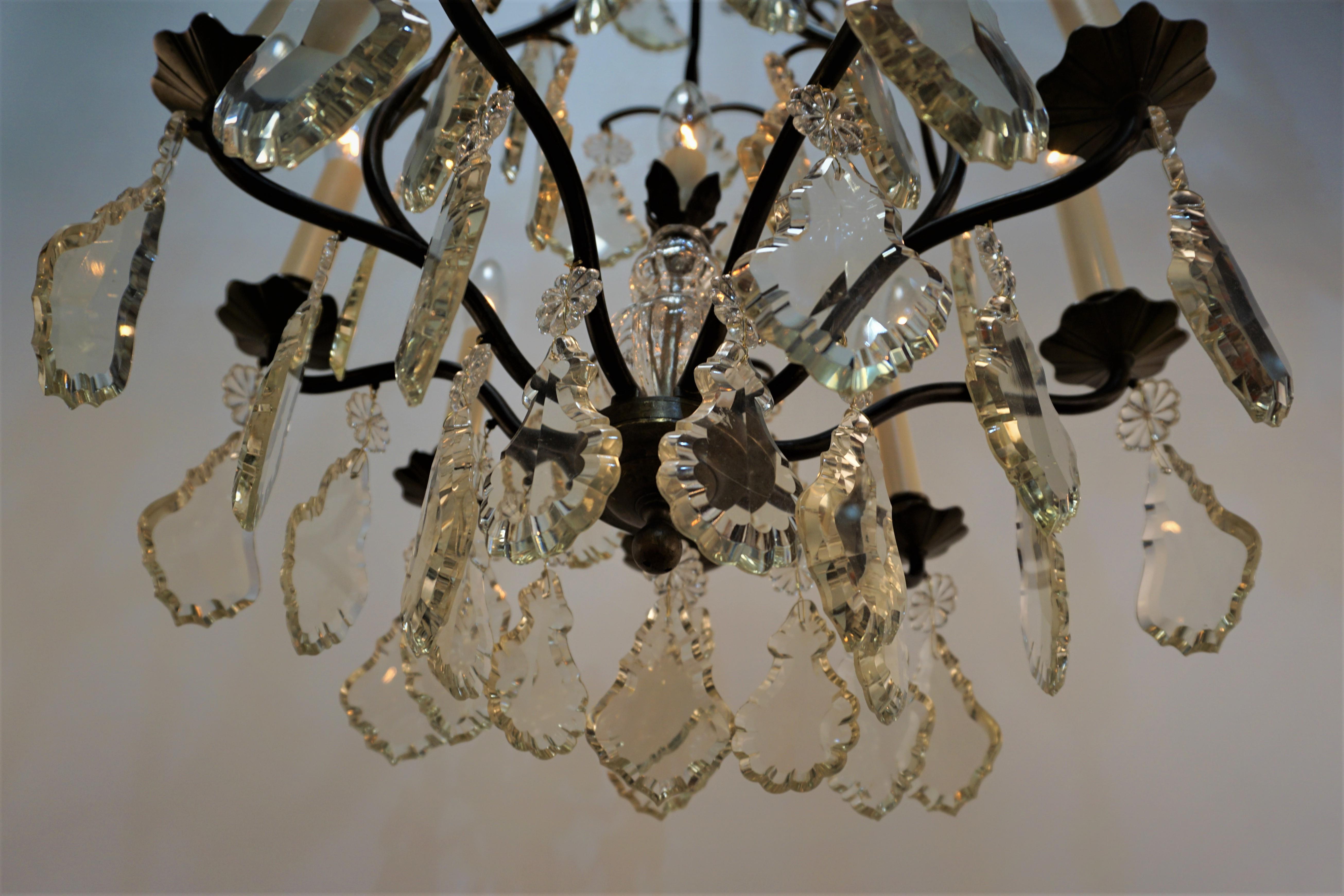 French Circle 1920's Crystal and bronze Chandelier For Sale 1