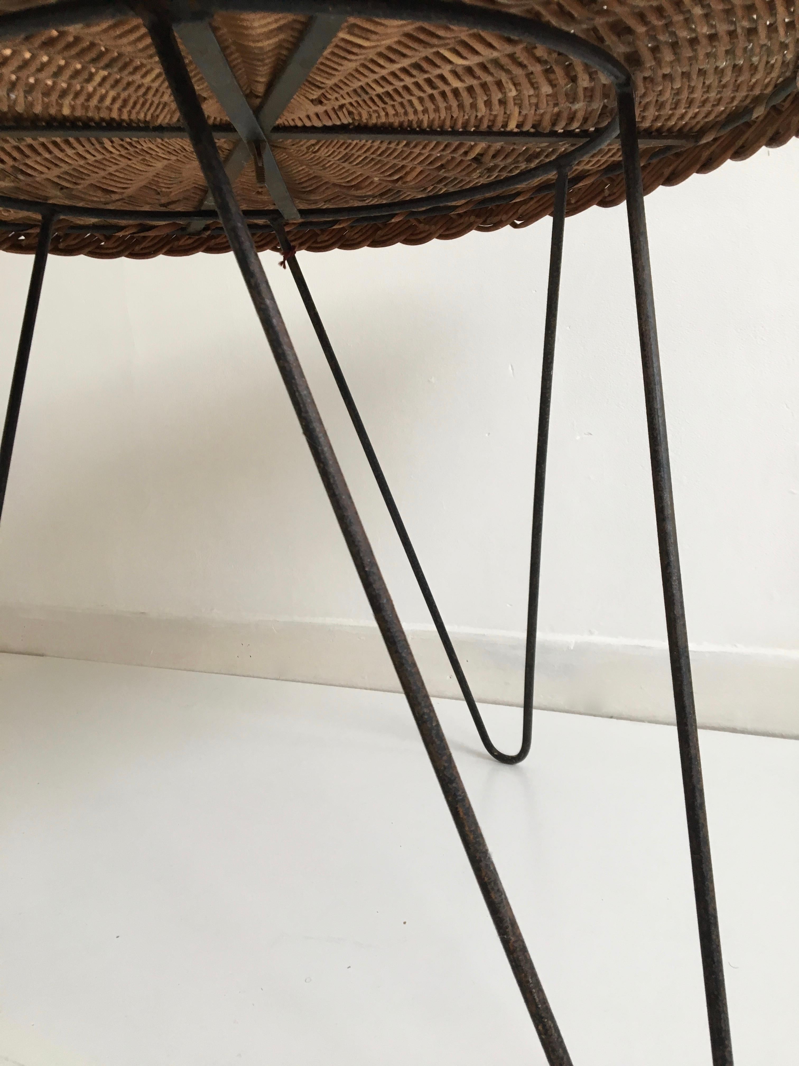 French Circular Wicker Breakfast / Side Table with Hairpin Legs, circa 1950 In Good Condition In London, GB