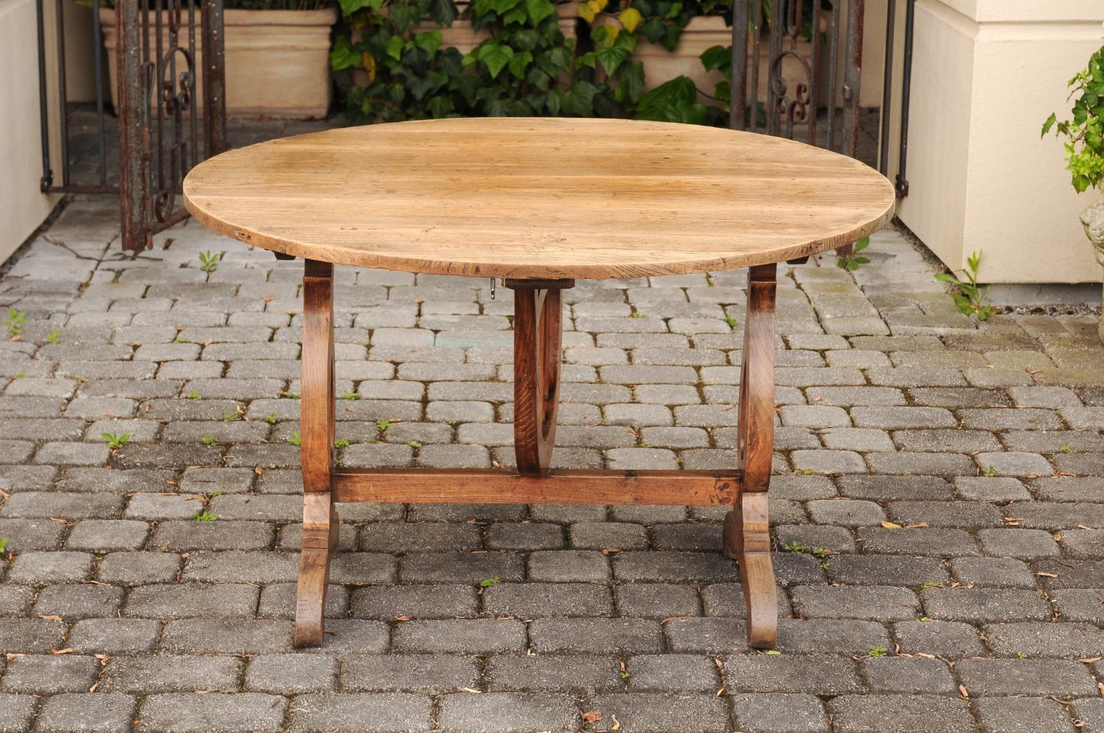 French Circular Wine Tasting Tilt-Top Table with Lyre Shaped Wedge, circa 1880 1