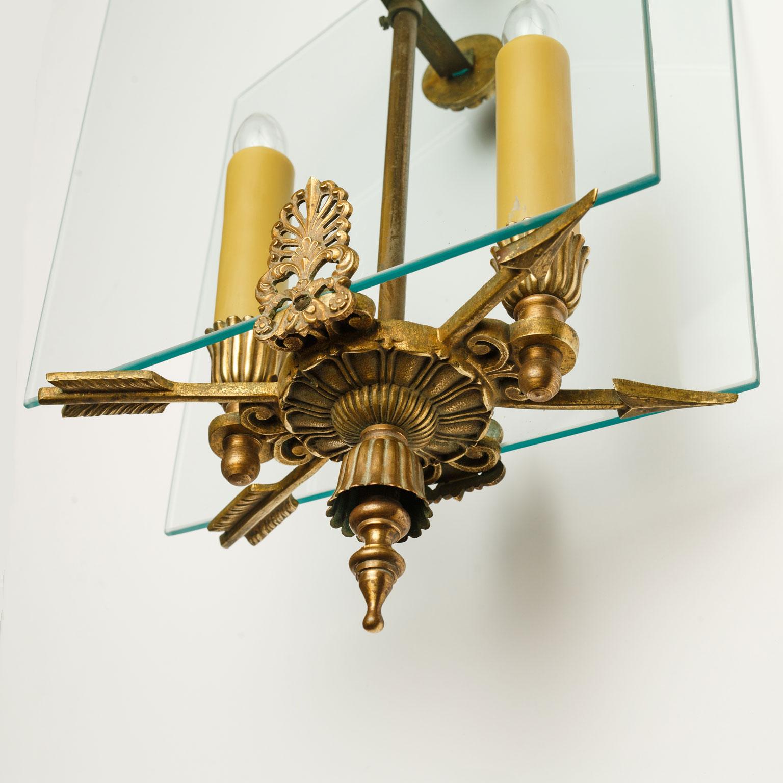 French Hollywood Regency Style Brass and Glass Mid-Century Chandelier  For Sale 1