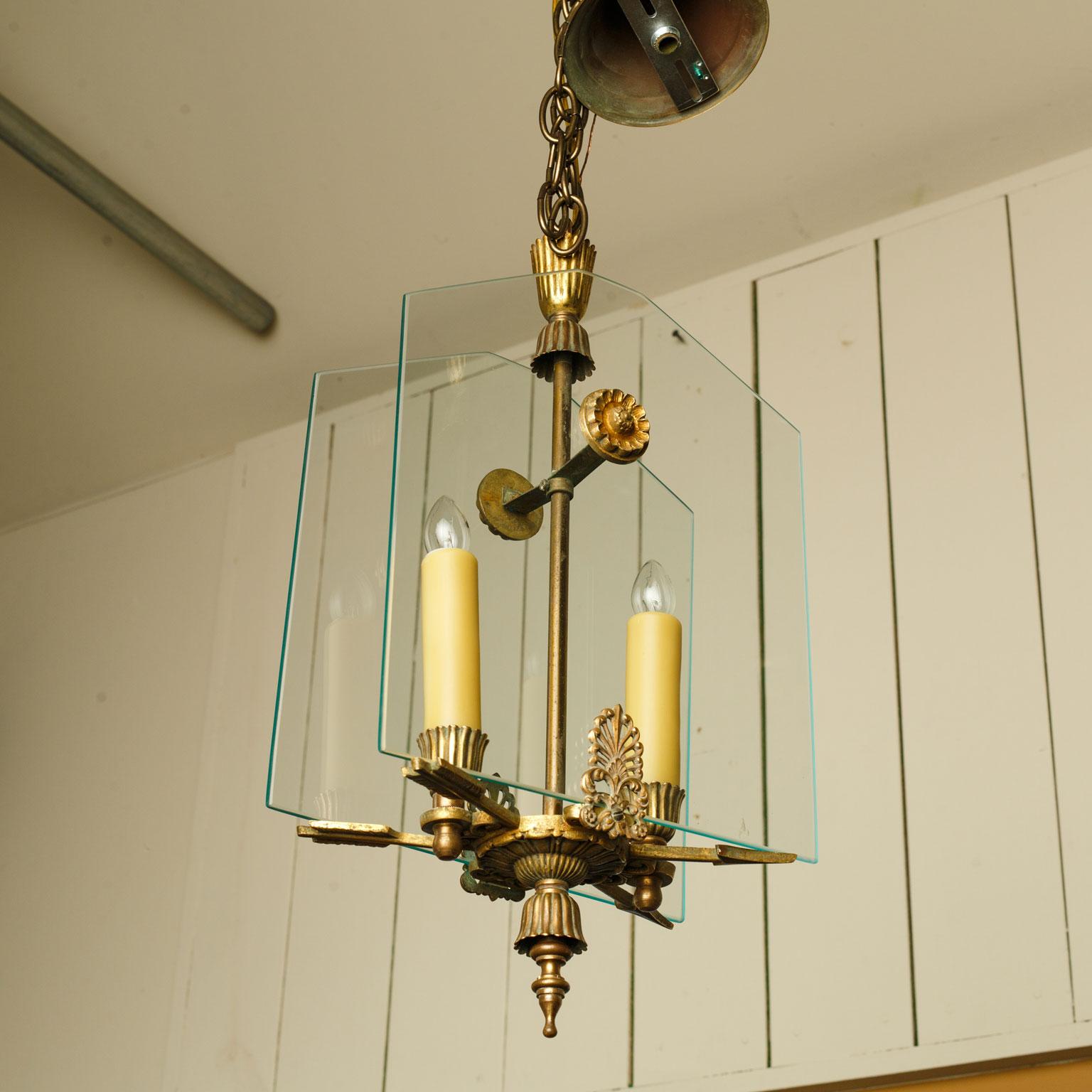 French Hollywood Regency Style Brass and Glass Mid-Century Chandelier  For Sale 2