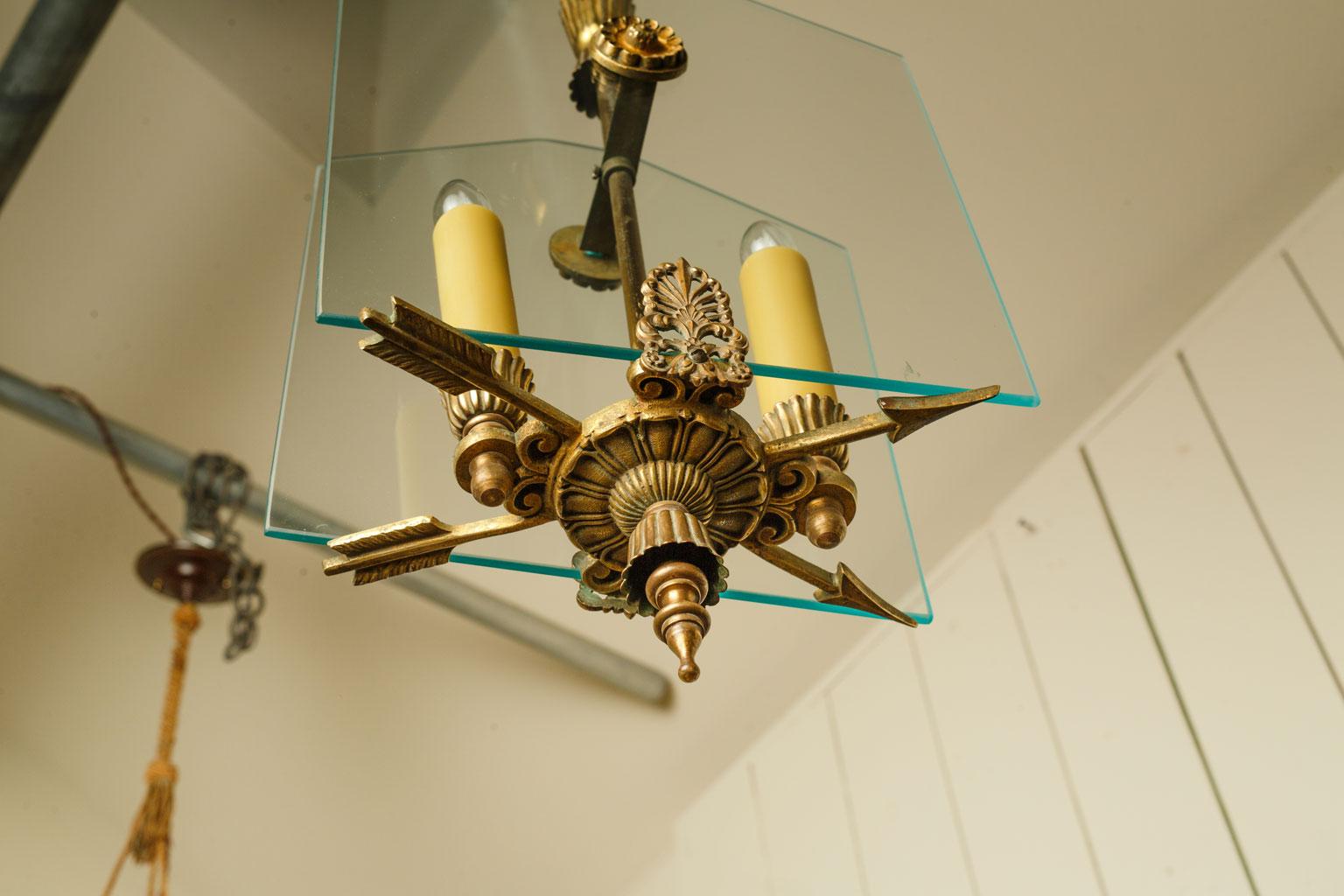 French Hollywood Regency Style Brass and Glass Mid-Century Chandelier  For Sale 4