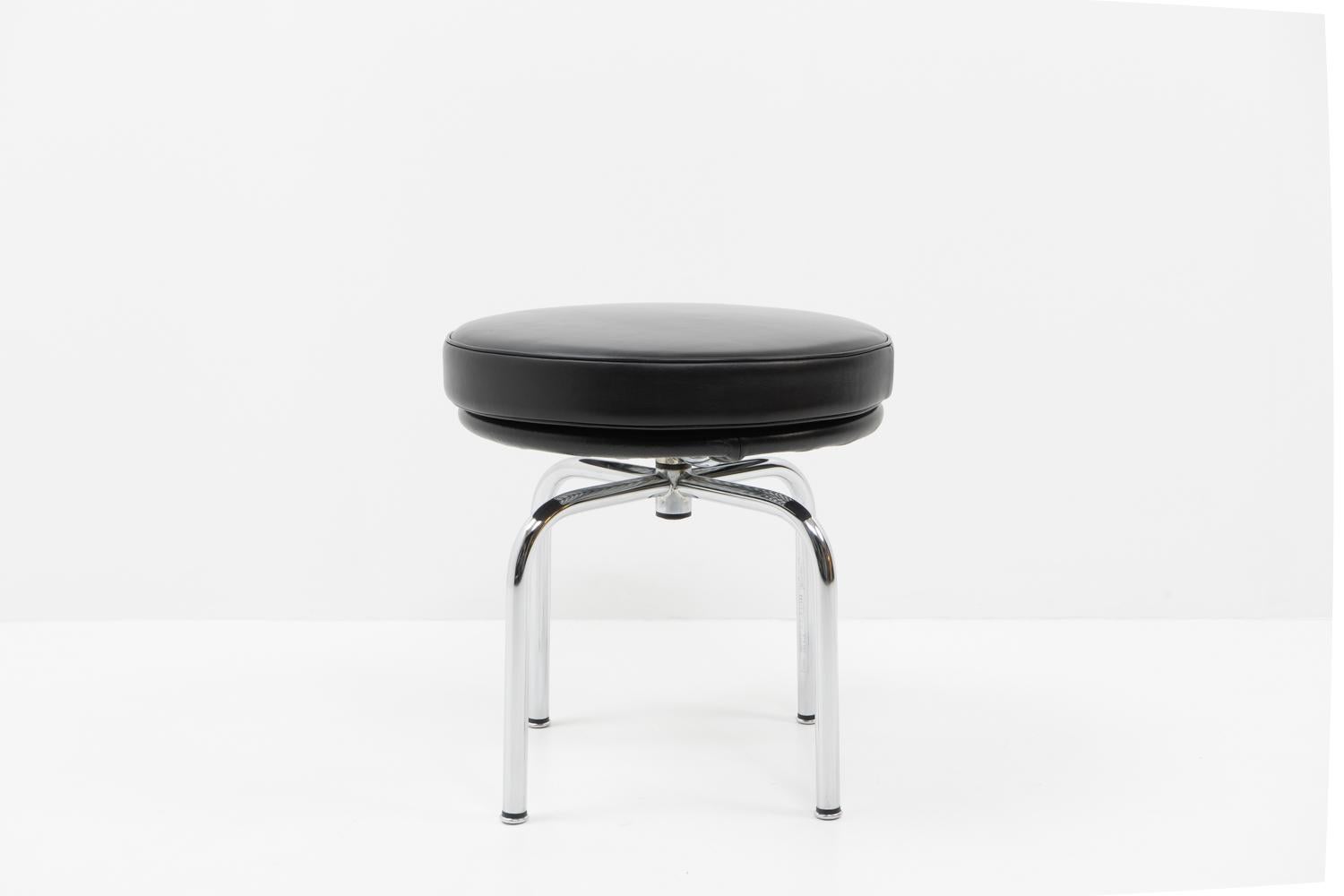 Moderno Sgabello classico modernista francese di Charlotte Perriand per Cassina, anni '80 in vendita