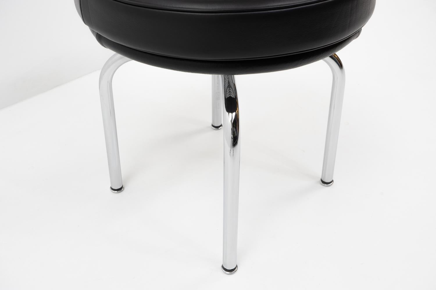 Sgabello classico modernista francese di Charlotte Perriand per Cassina, anni '80 in vendita 1
