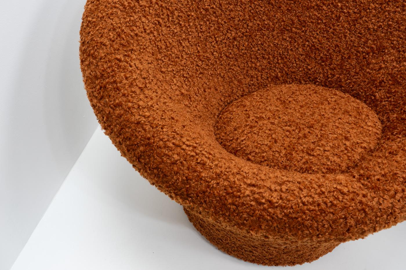 French Classic Pierre Paulin for Artifort Mushroom Lounge Chair and Ottoman For Sale 4