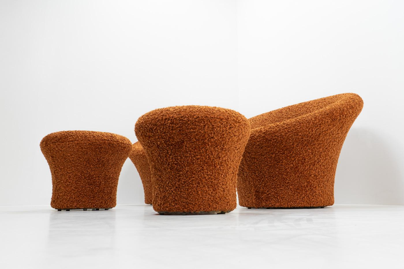 French Classic Pierre Paulin for Artifort Mushroom Lounge Chair and Ottoman For Sale 2