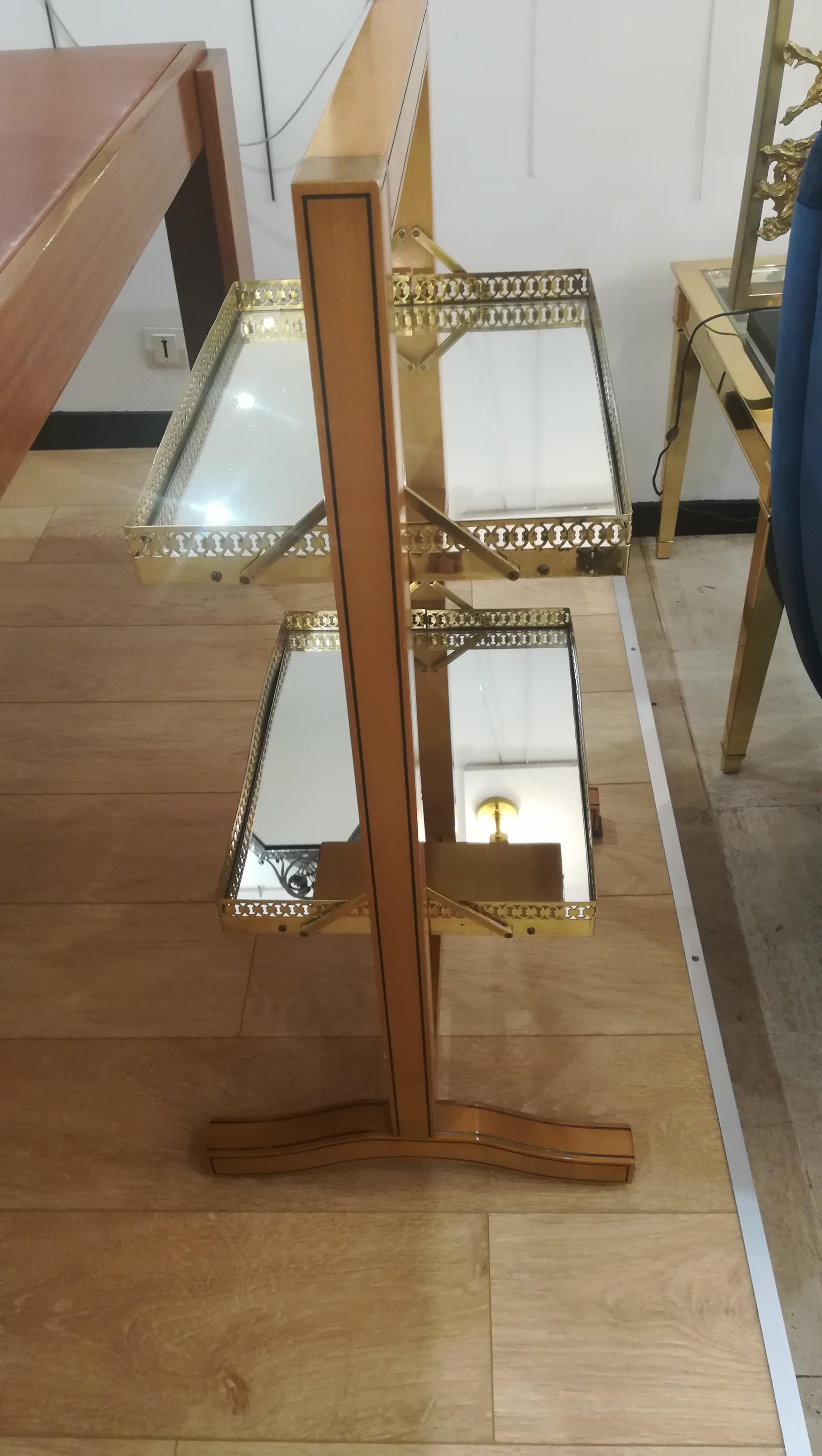 Table de service classique française en vente 1