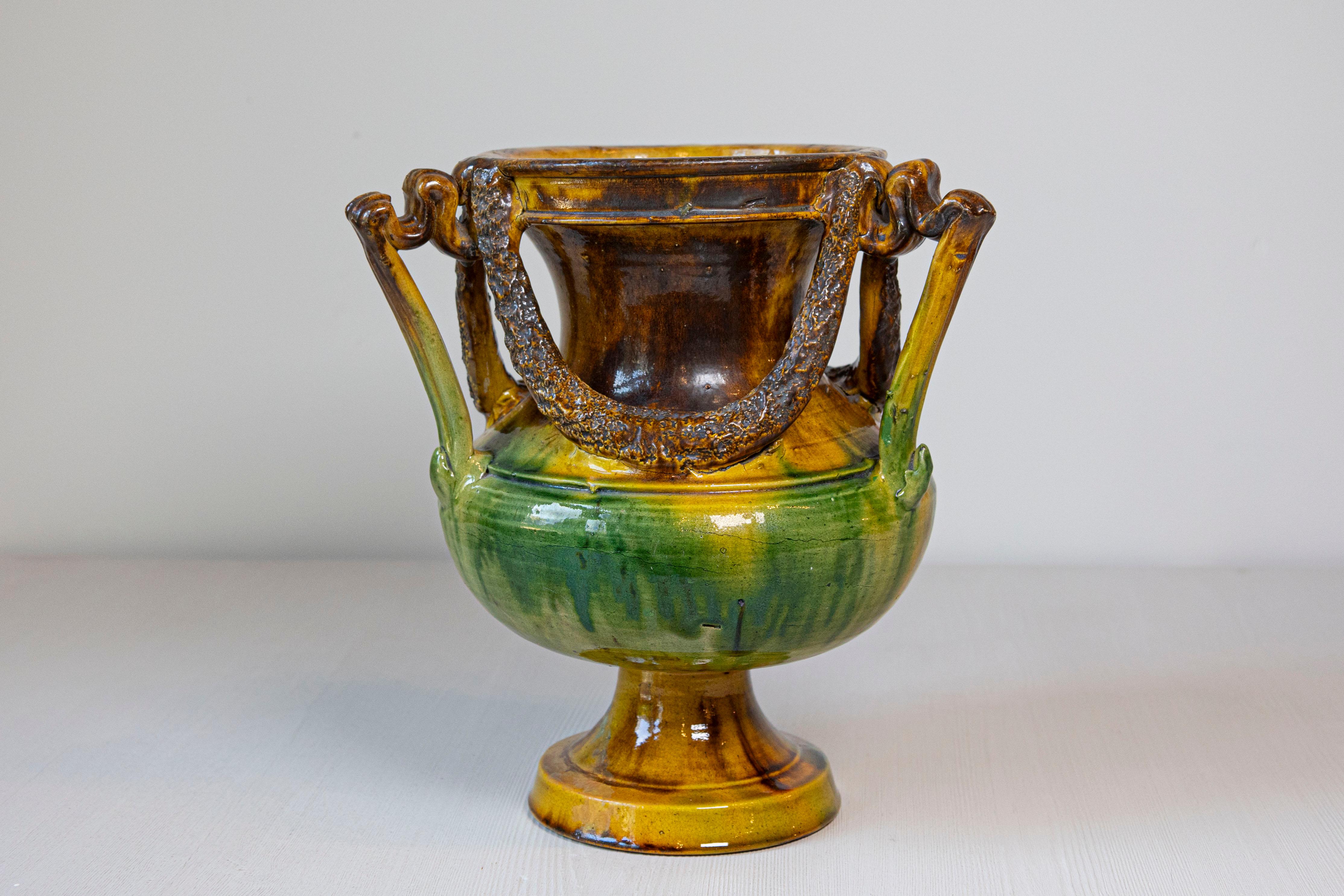 Francese Vaso Anduze classico francese del XIX secolo smaltato multicromatico con motivi a scacchiera in vendita