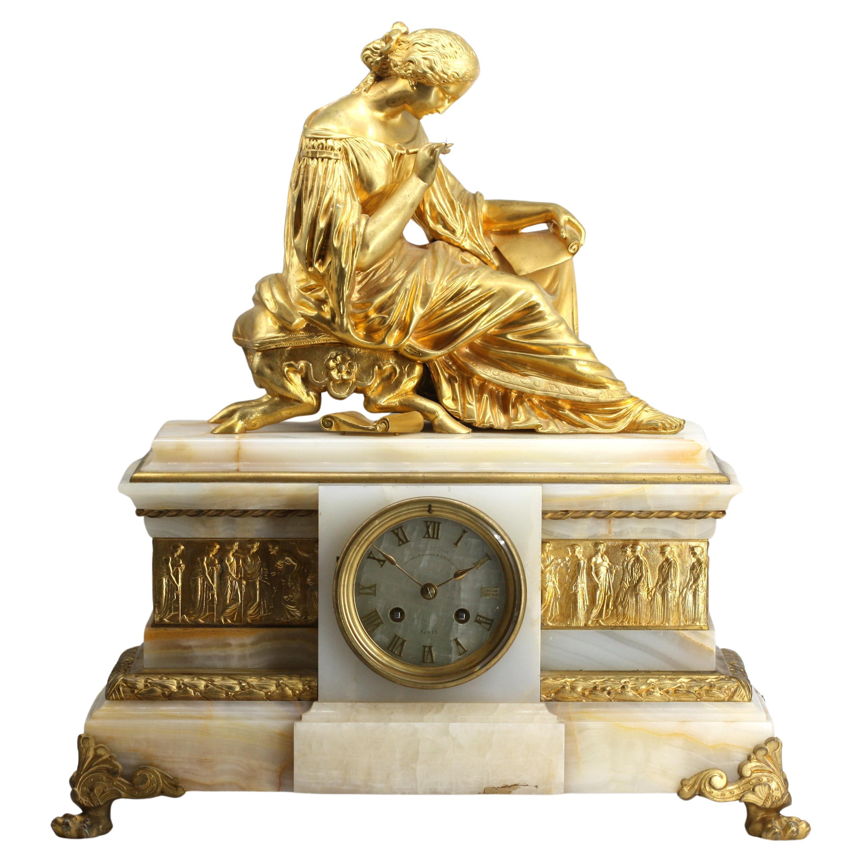  Französische klassische Kaminuhr aus vergoldeter Bronze und Onyx, Klassisch im Angebot