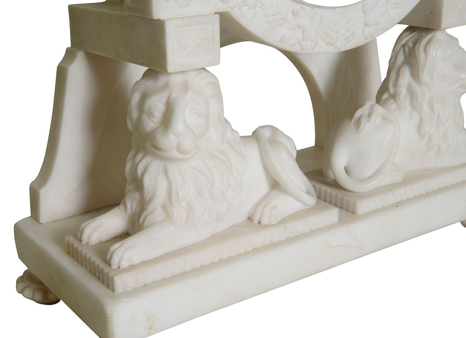 French classical Marble mantle clock, C19th In Good Condition For Sale In Brighton, Sussex