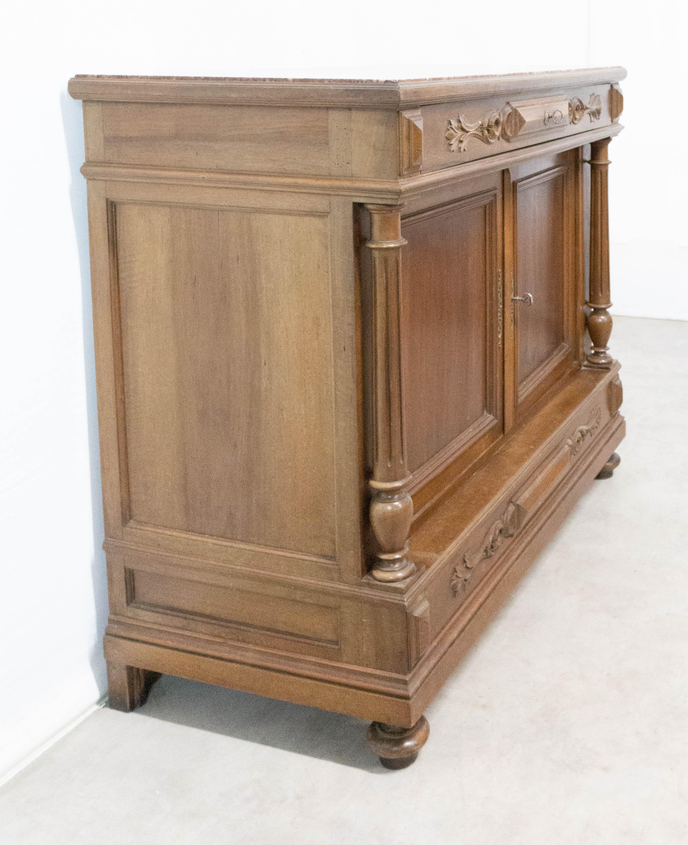 Commode French chest of drawers late 19th century classical style marble top, circa 1900
Walnut
Unusual: three drawers inside
Good antique condition, with minor signs of age and wear.

Shipping:
55/115/103 cm 83 kg.