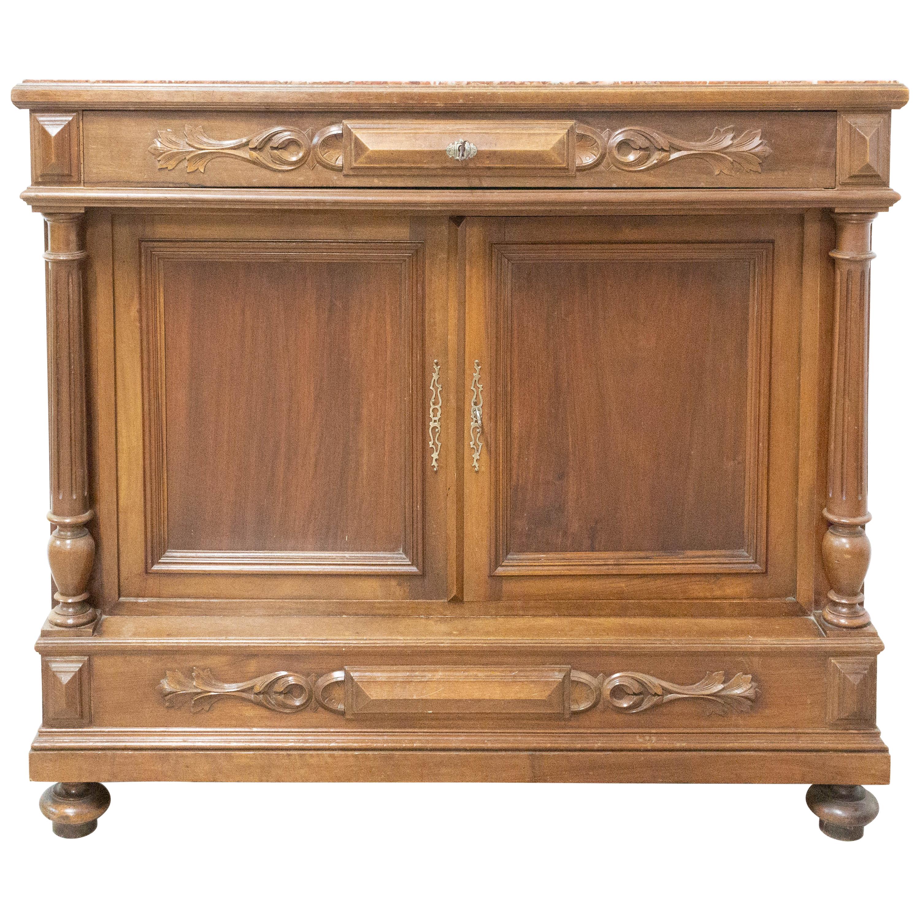 Commode de style classique français avec tiroirs et dessus en marbre, début du 20ème siècle en vente