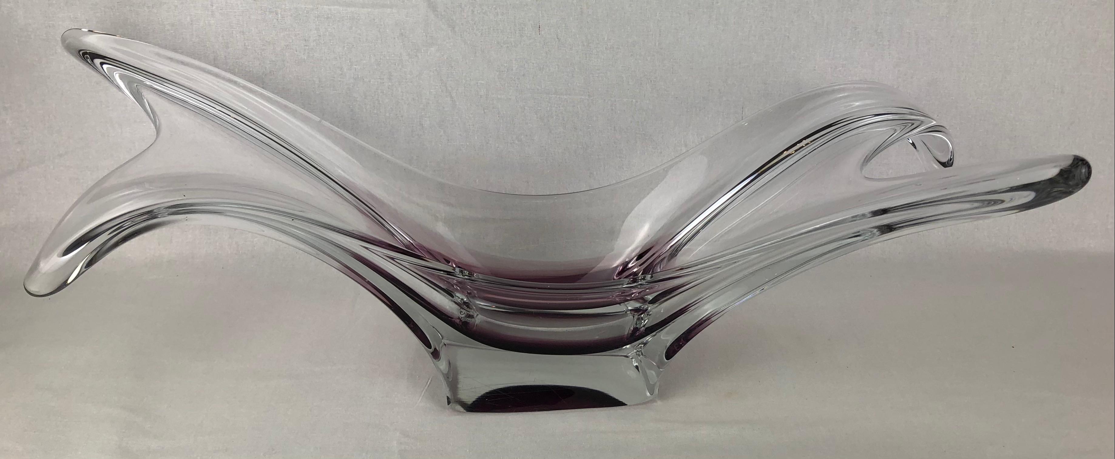 Centre de table en verre d'art sculptural en cristal transparent français attribué à Schneider en vente 2