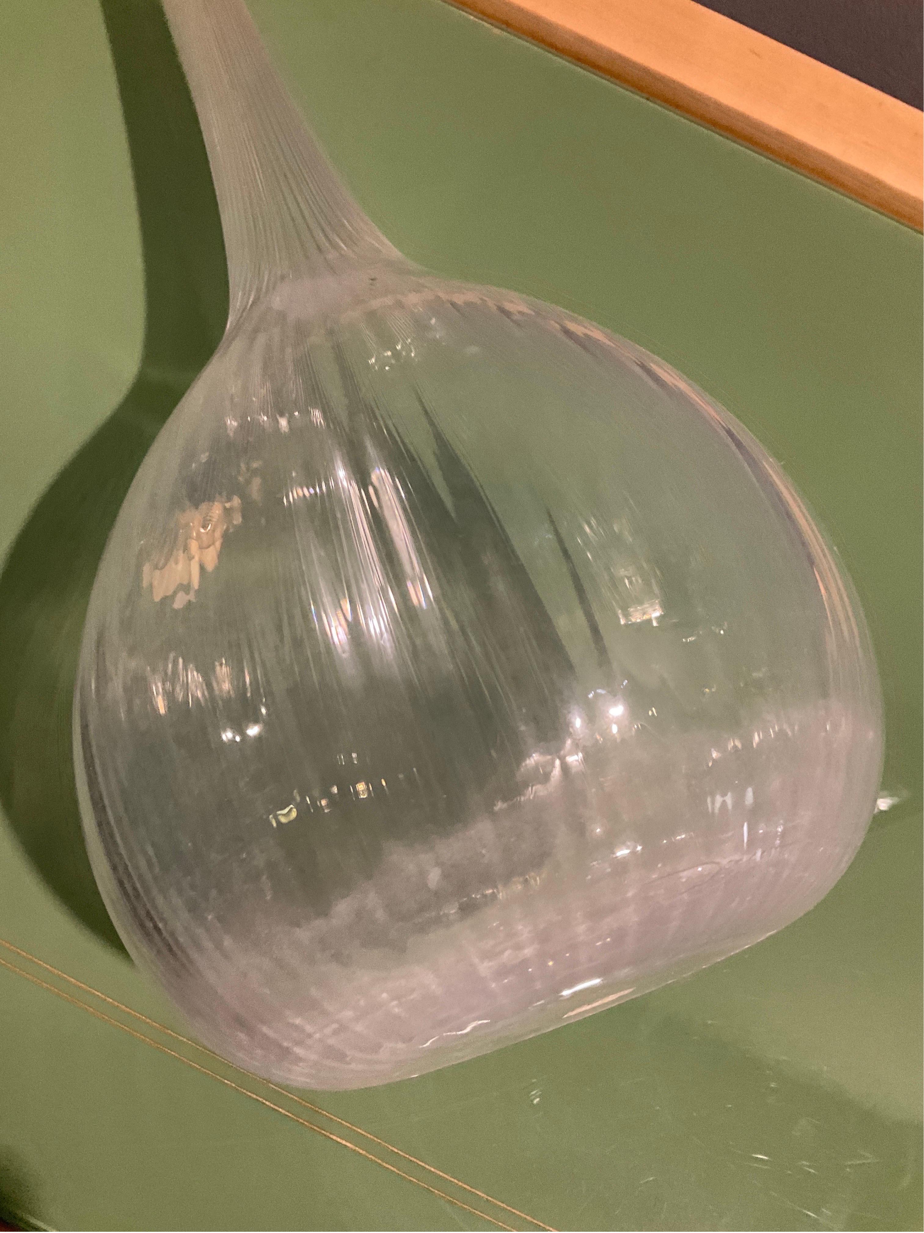 Vase en verre transparent français de Daum, France, 1970 7