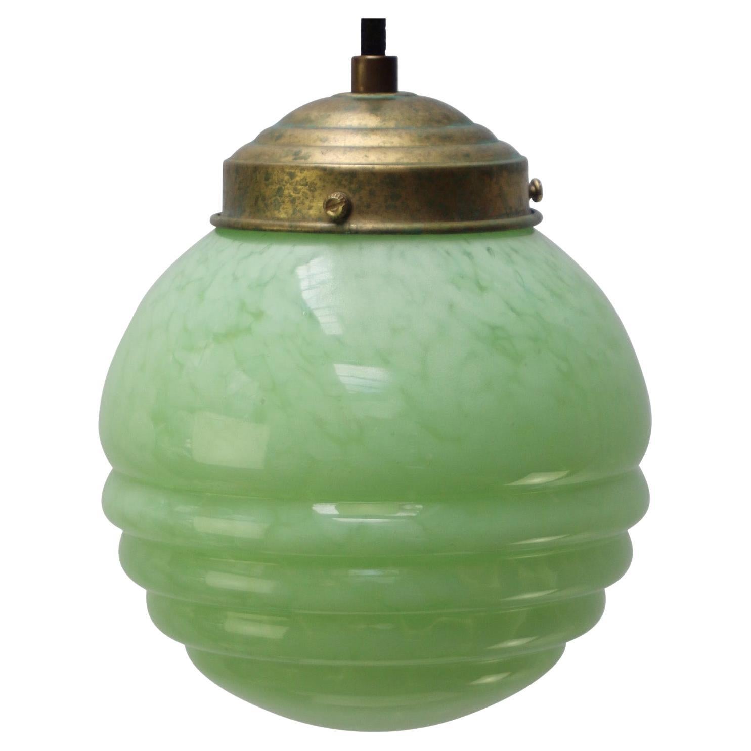 Lampada a sospensione francese in vetro verde Greene & Greene in vendita