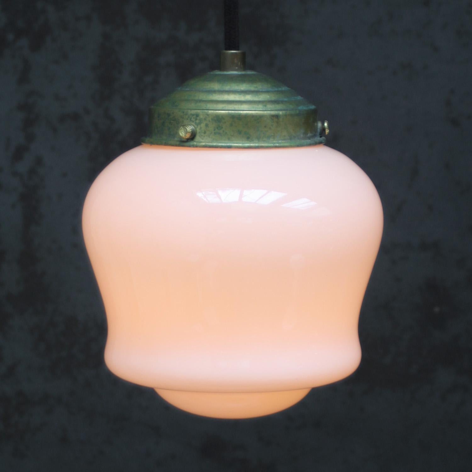 Français Lampe pendante en verre rose 