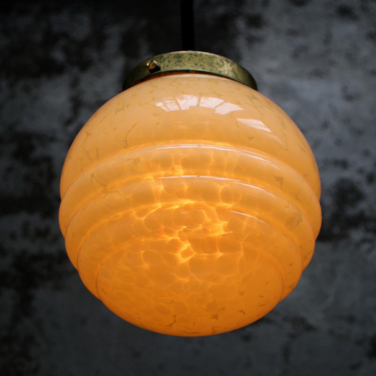 Lampe pendante en verre jaune 