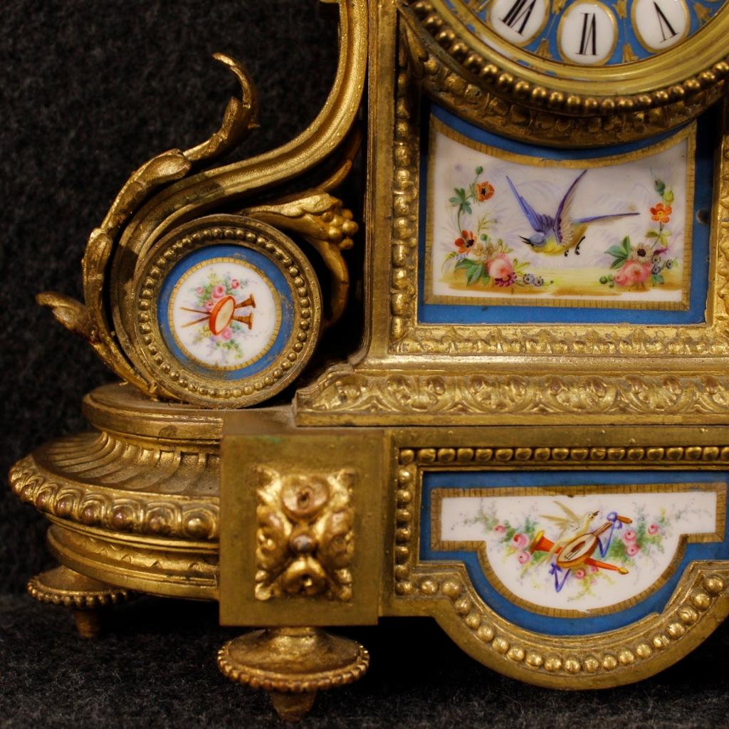French Clock in Bronze or Brass Gilded with Painted Ceramic, 20th Century In Good Condition For Sale In London, GB