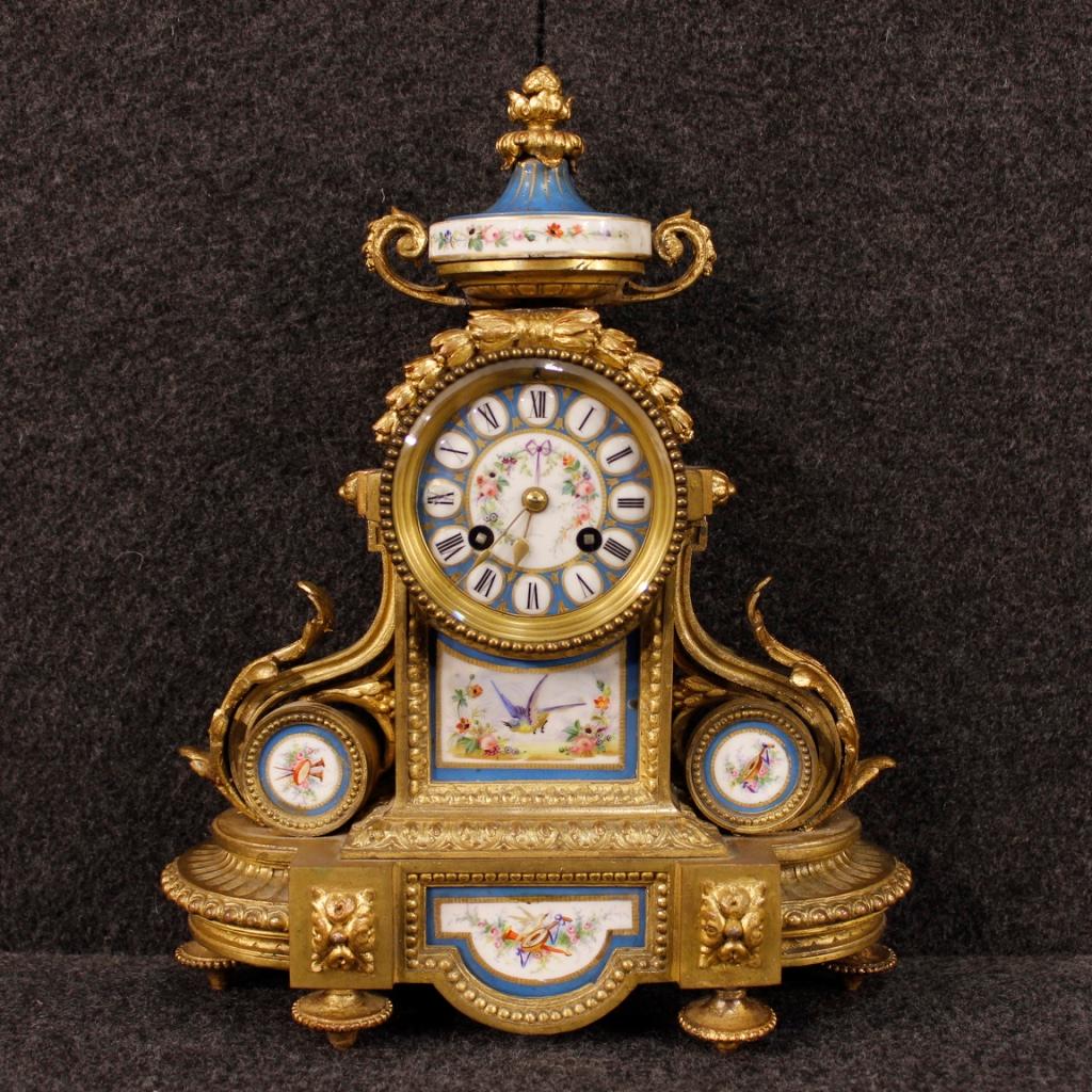 French Clock in Bronze or Brass Gilded with Painted Ceramic, 20th Century For Sale 3