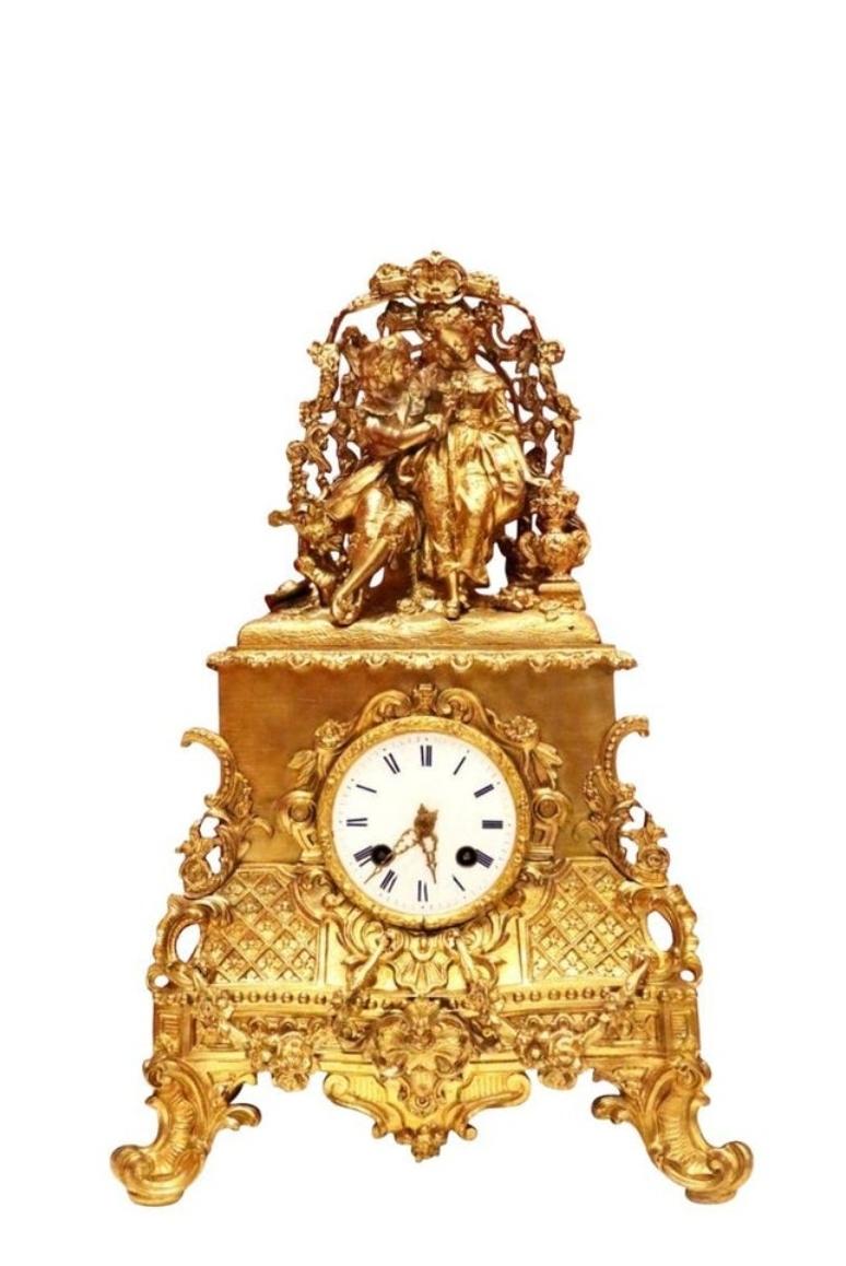 French Clock with a Love Scene For Sale 3