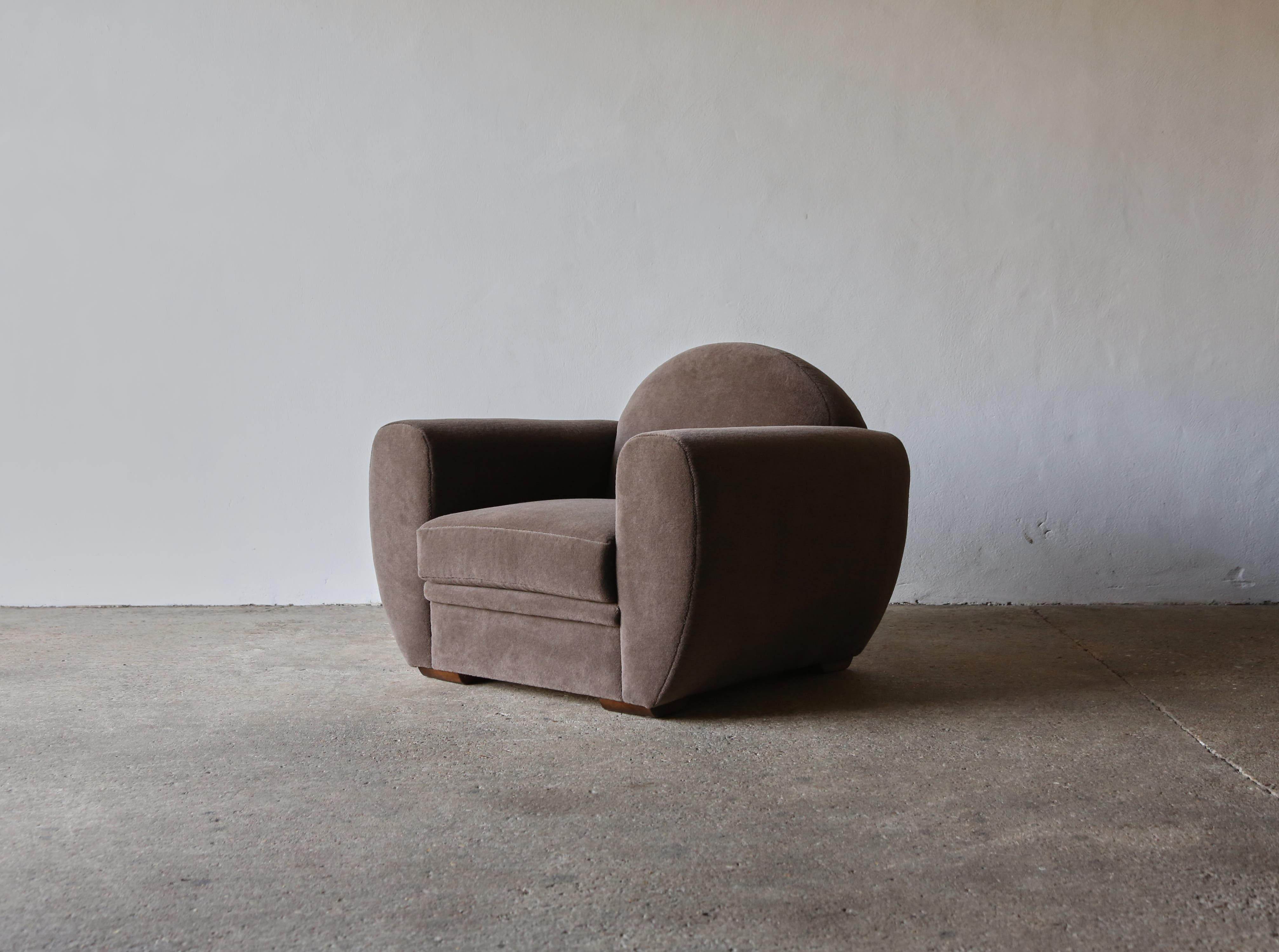 French Club Chair, Newly Upholstered in Pure Alpaca In Good Condition In LEWES, GB