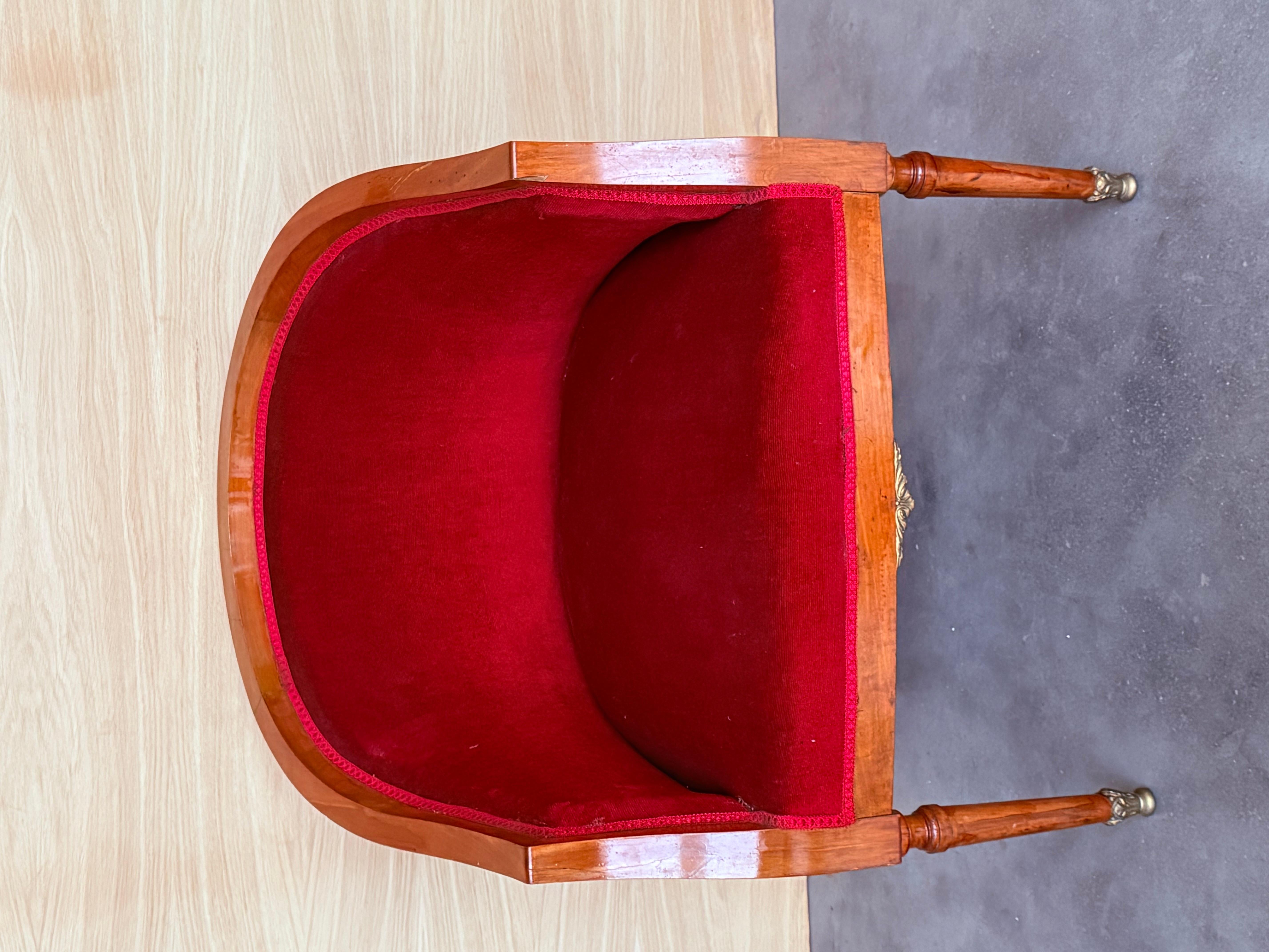 Sedie Club Francesi con rivestimento in velluto rosso in vendita 3