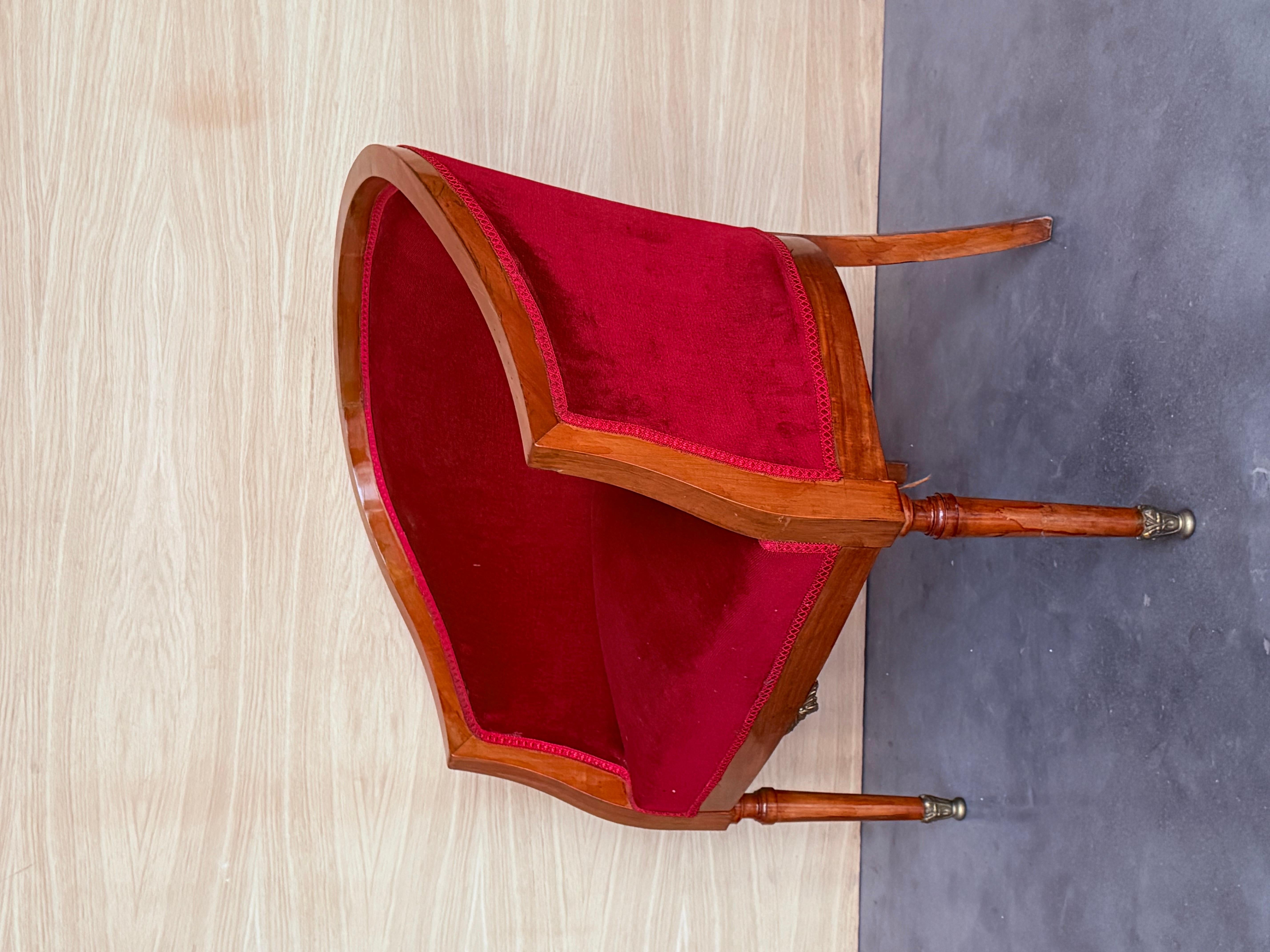 Sedie Club Francesi con rivestimento in velluto rosso in vendita 5