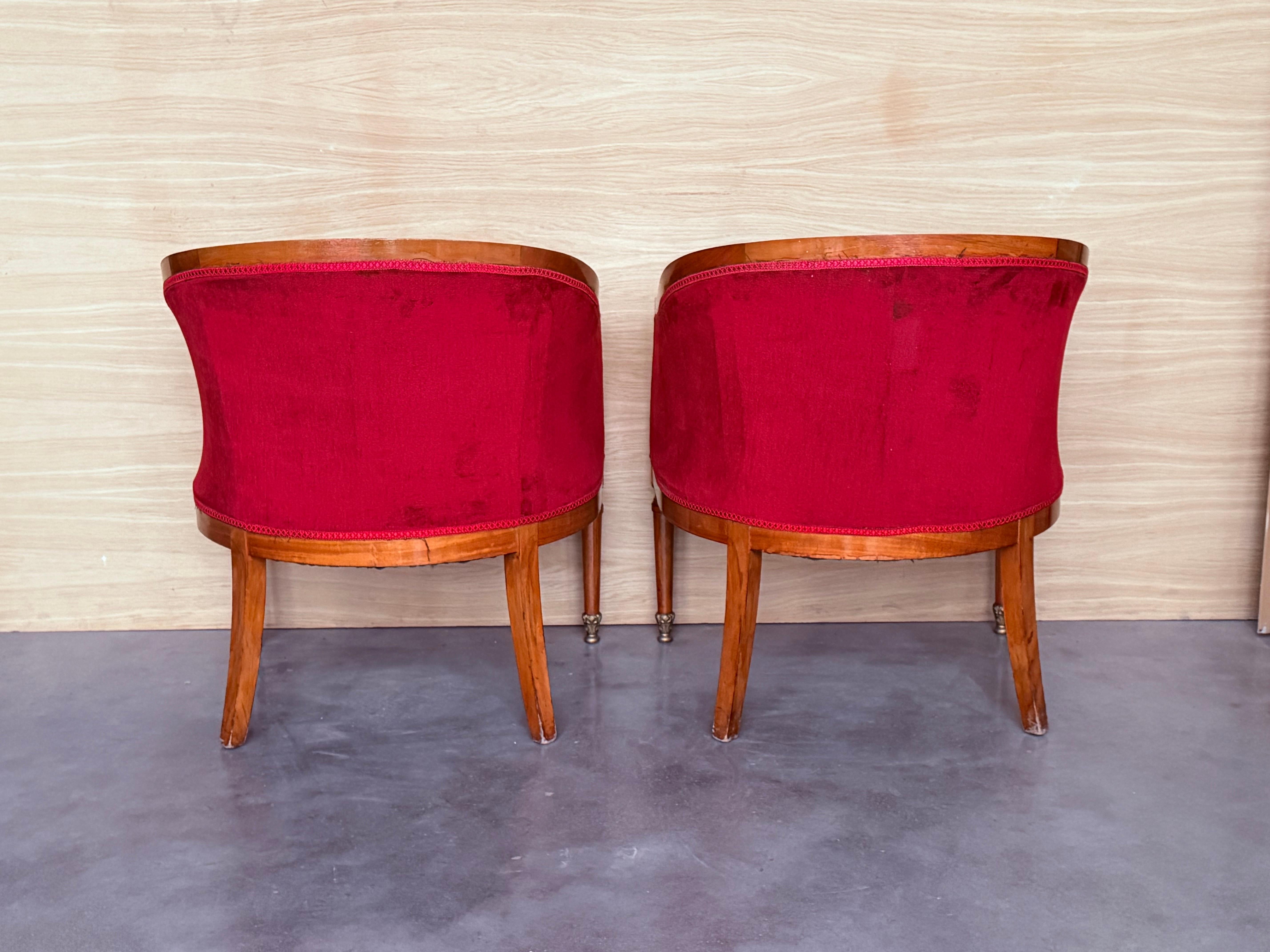 XX secolo Sedie Club Francesi con rivestimento in velluto rosso in vendita