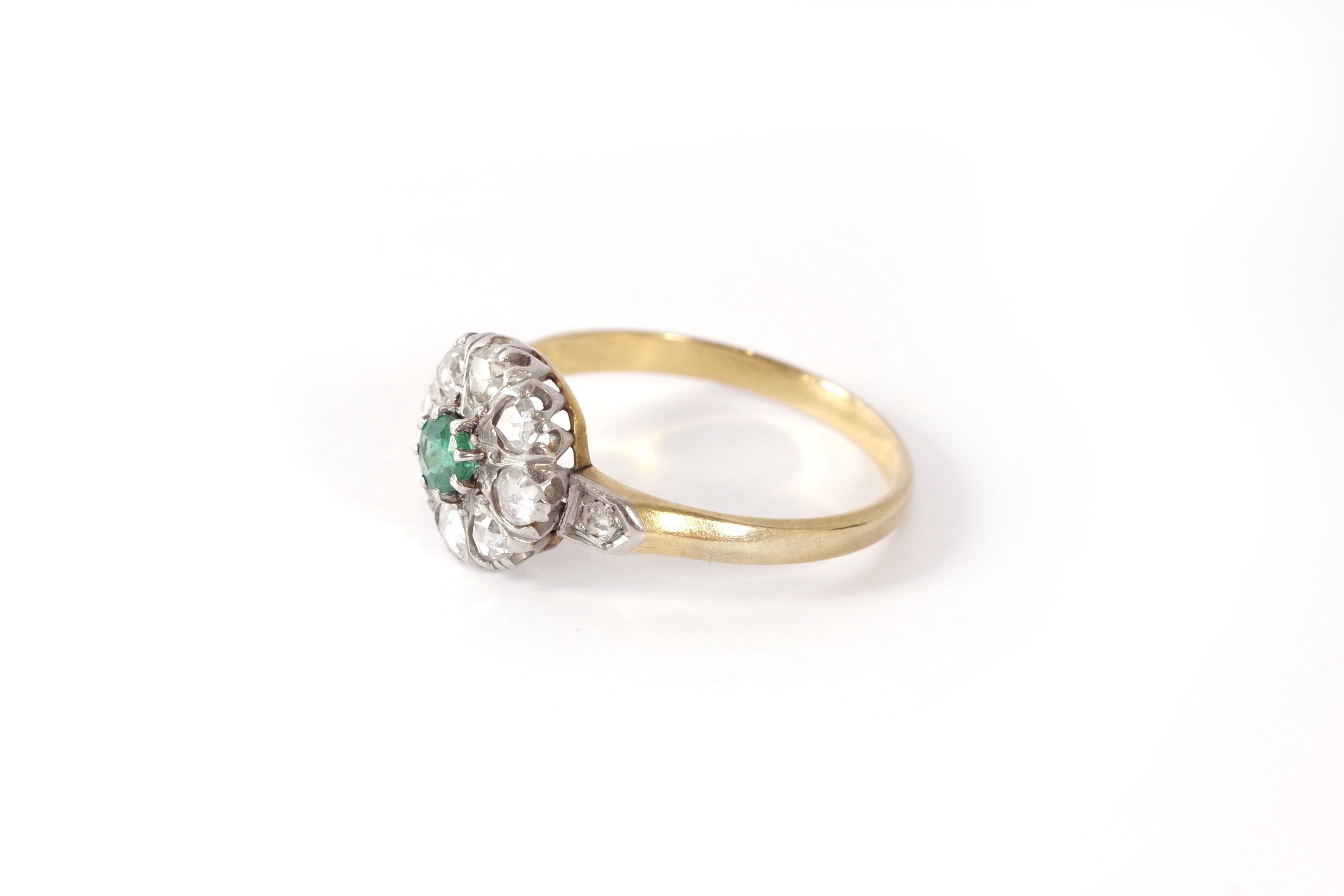 French cluster emerald ring in 18 karat pink gold and platinum In Fair Condition In PARIS, FR