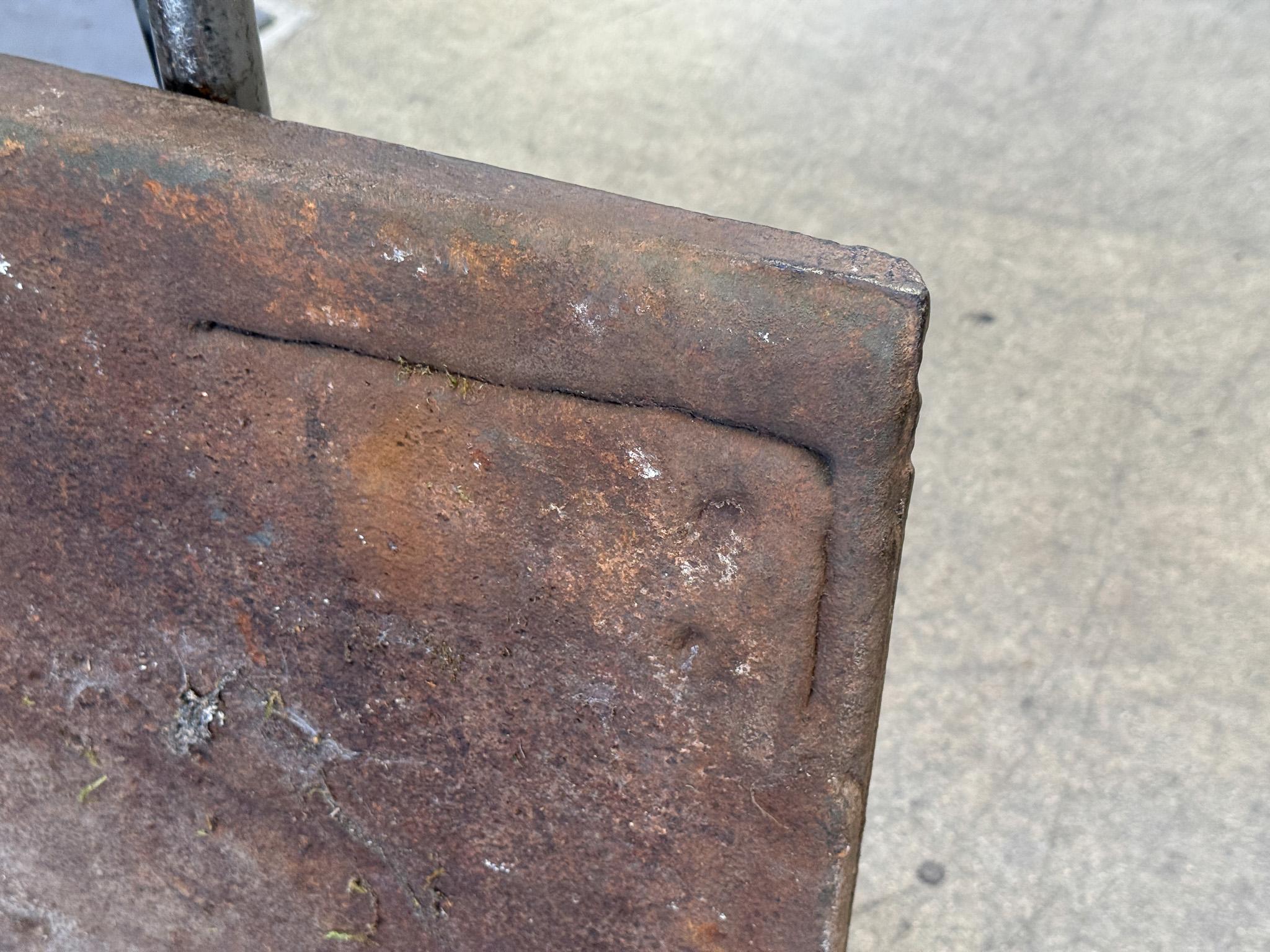 Rivestimento per caminetto con stemma francese, stile Napoleone III in vendita 5