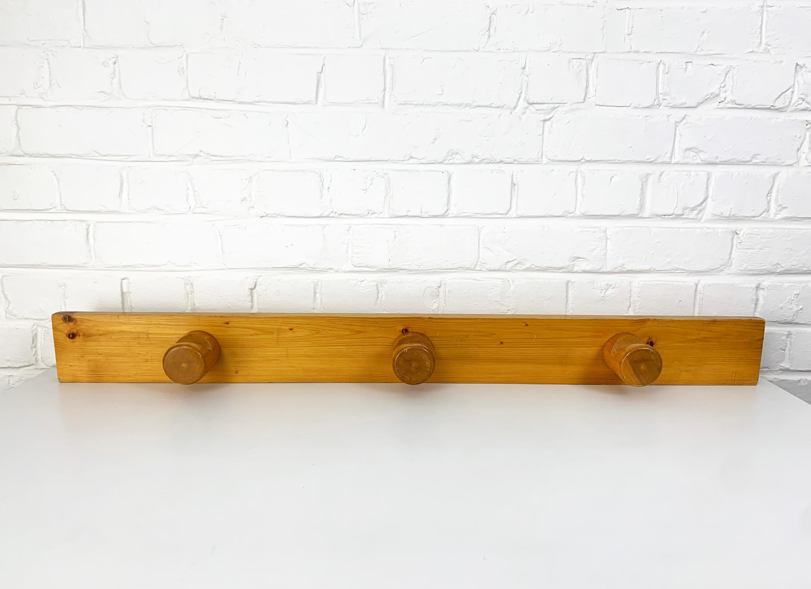 Mid-Century Modern French Coat Rack by Charlotte Perriand for Les Arcs ski resort, Pinewood, 1960s For Sale