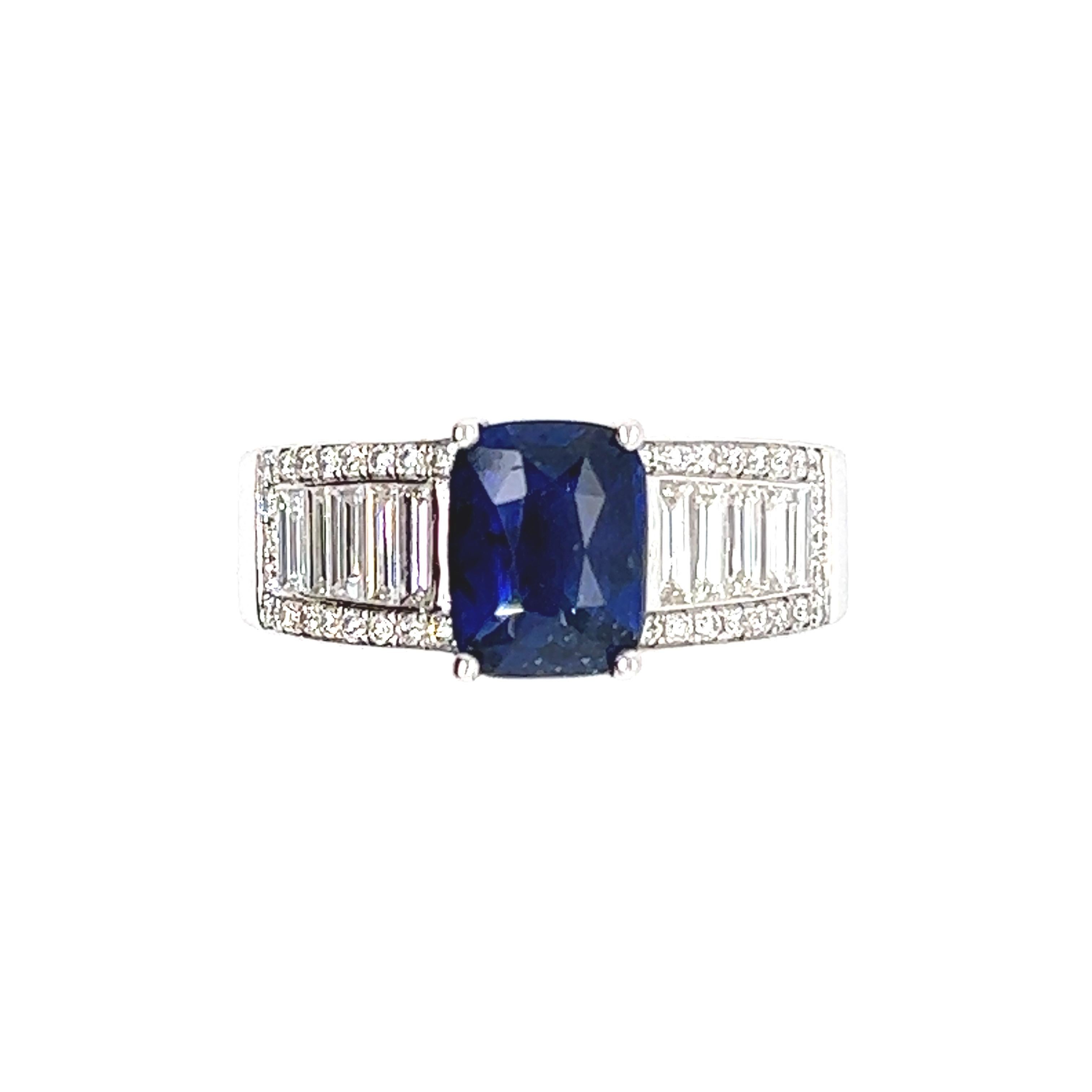 French Cocktail Ring in White Gold Sapphire Diamonds For Sale 5