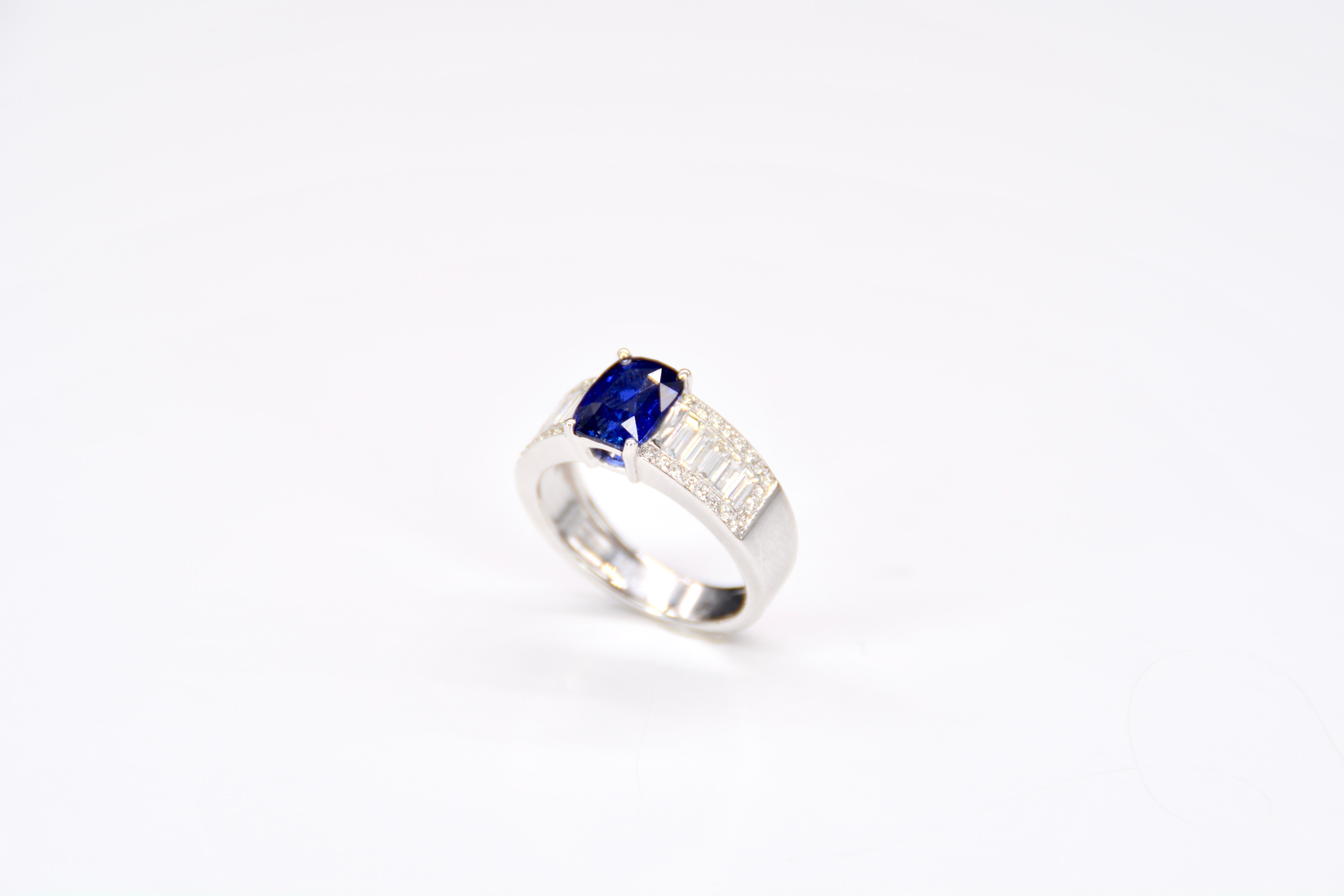 Women's French Cocktail Ring in White Gold Sapphire Diamonds For Sale