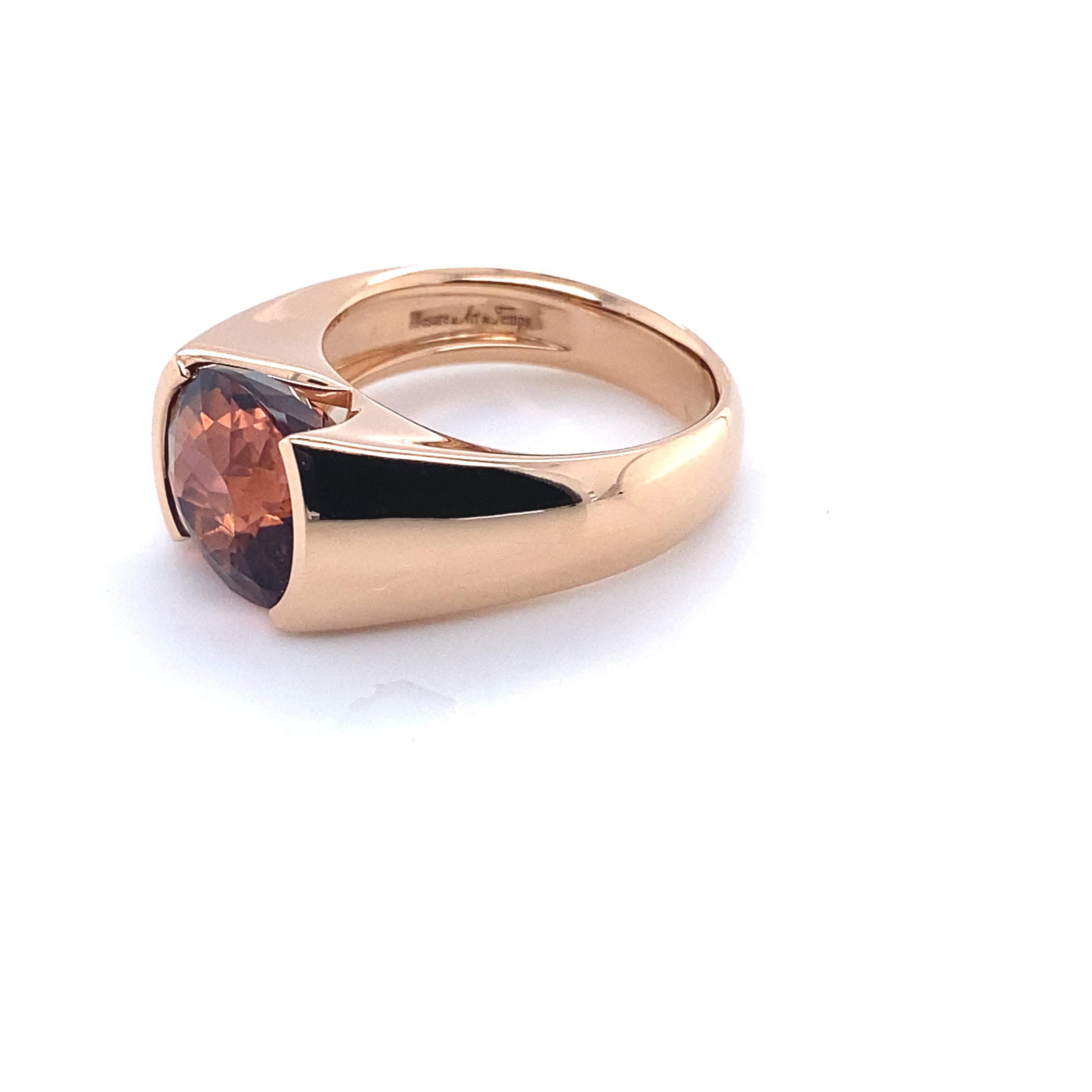 French Rose Gold 18 Carats Cocktail Ring Topped with a Tourmaline
French Collection by Mesure et Art du Temps.

18 Karats ring.
The weight of gold is 10.5 grams of Carats.
The weight of the ring is 10.7 grams.
The Tourmaline is 1.1 cm is lenght, 1cm