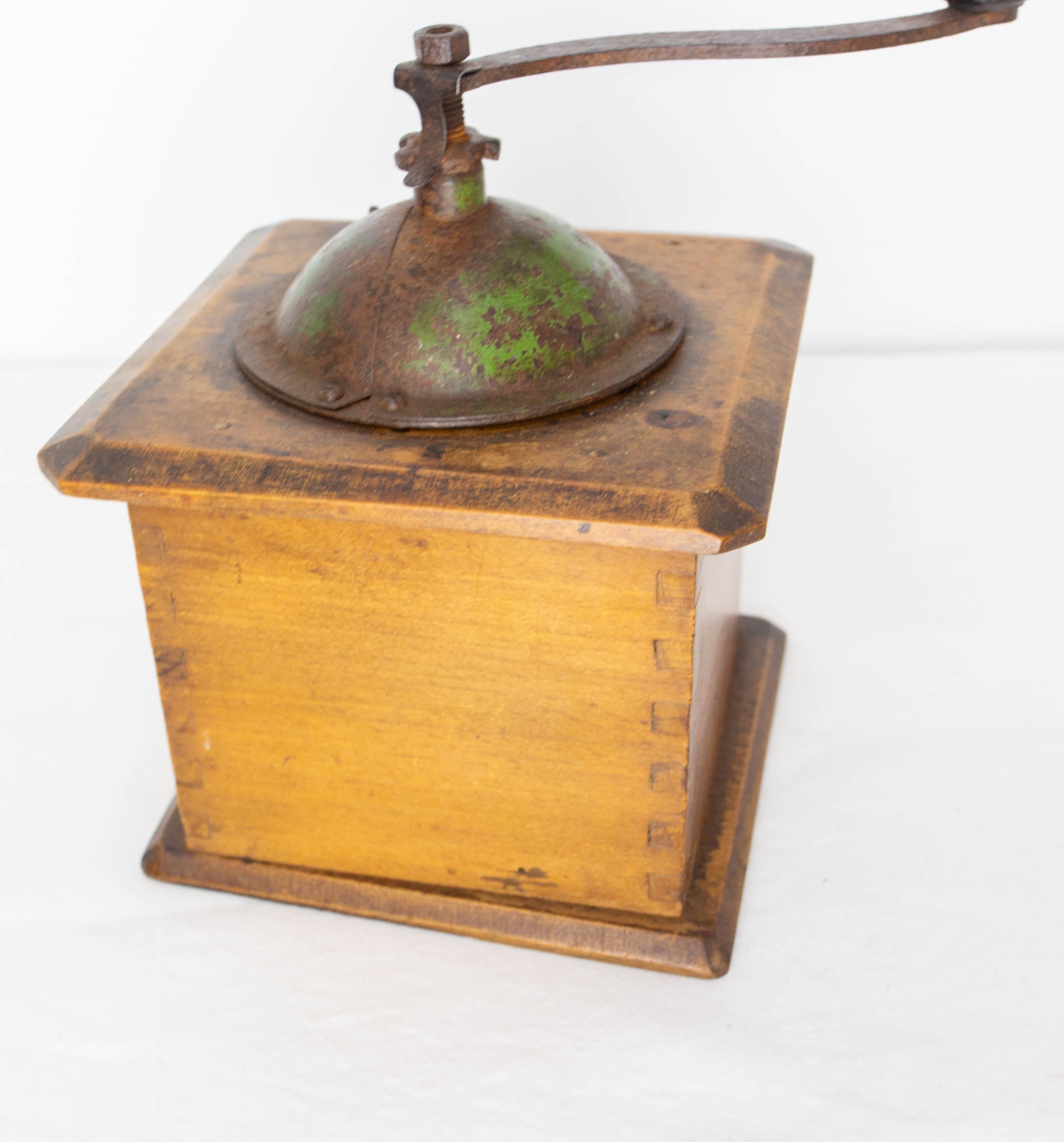 20th Century French Coffee Grinder with Drawer, Iron and Wood, circa 1900 For Sale