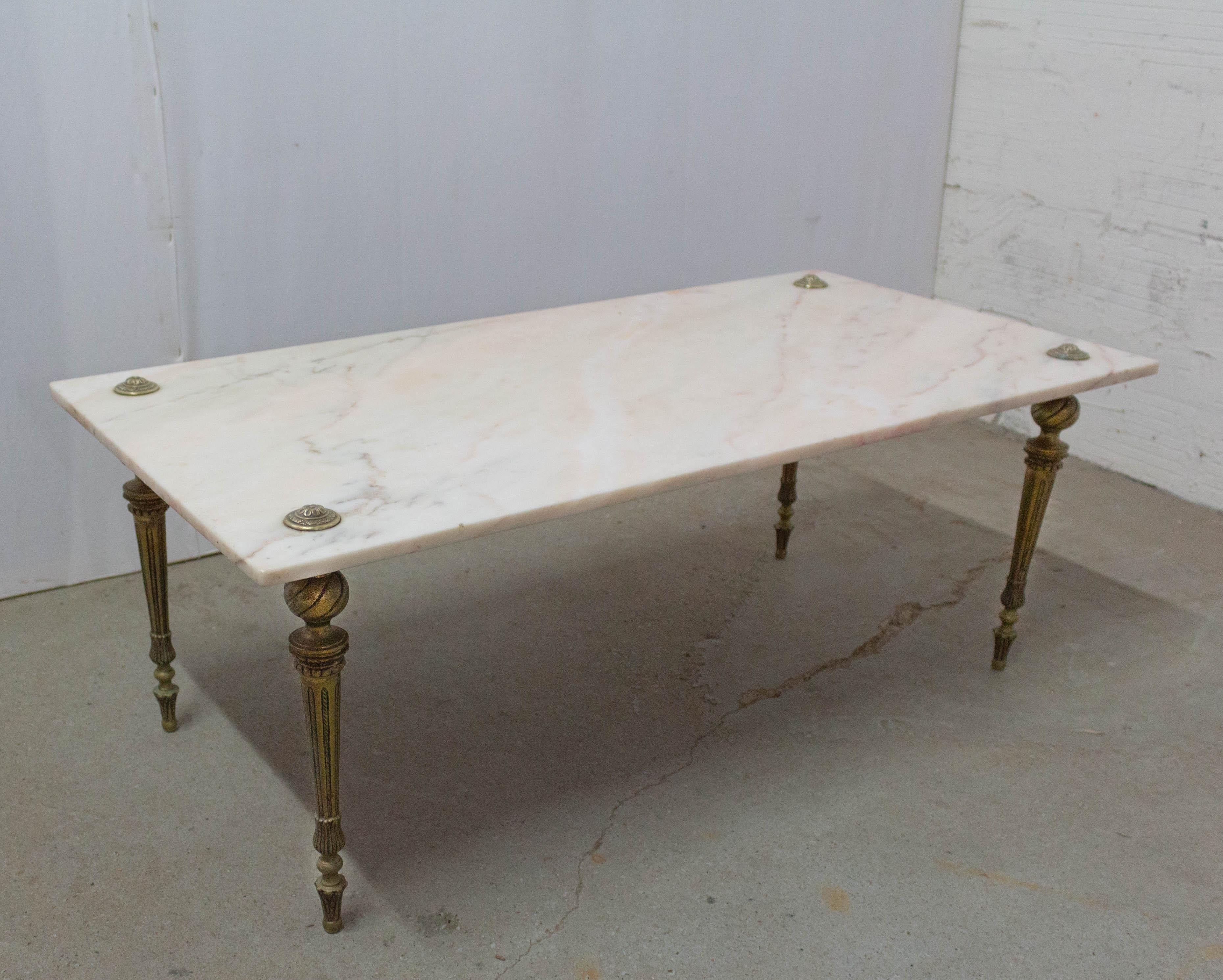 Coffee table brass and marble French vintage circa 1960
Style Louis XIV
Good condition 

Shipping:
L 110/P 68/H 6 cm 36 kg.