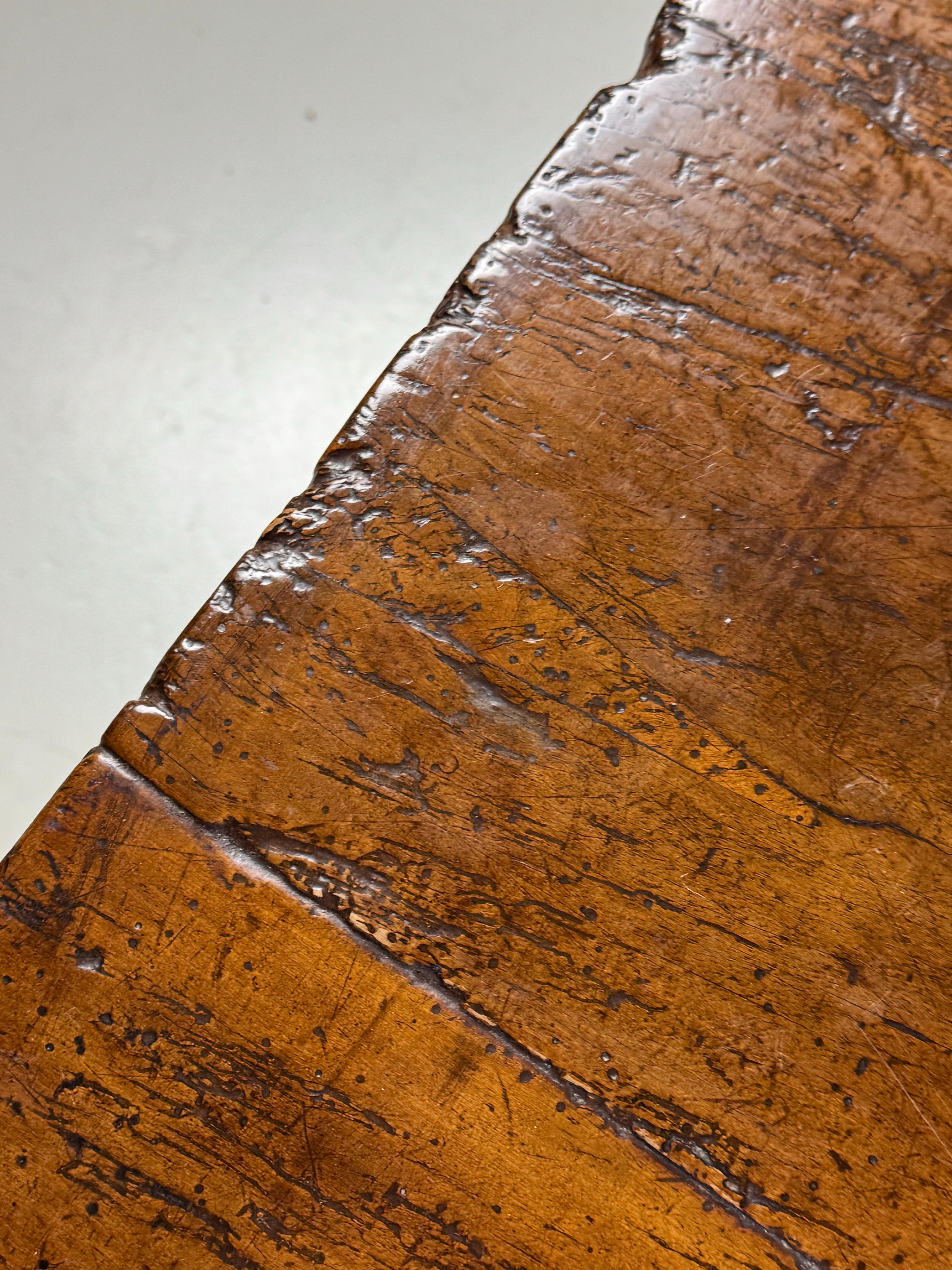 Mesa de centro francesa de principios del siglo XIX Madera en venta