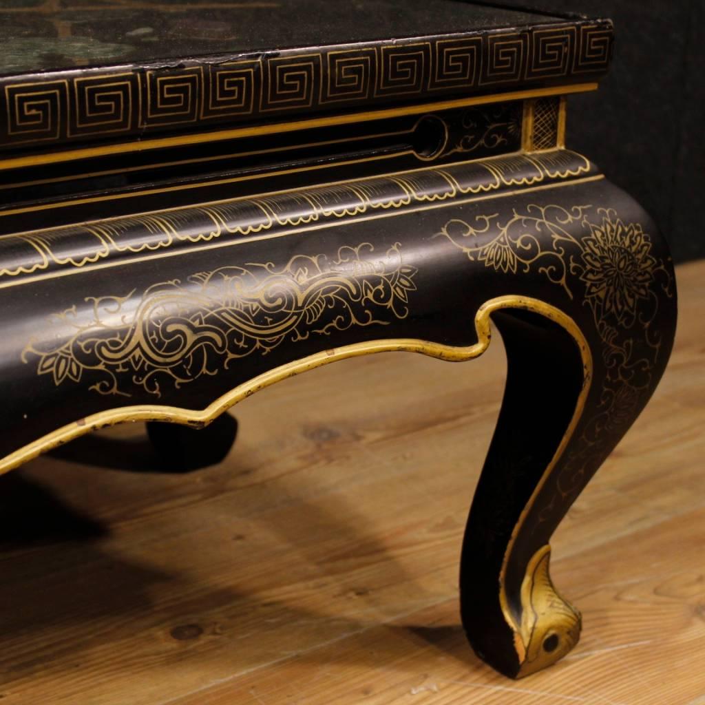 Mid-20th Century French Coffee Table in Lacquered, Painted and Gilded Chinoiserie Wood