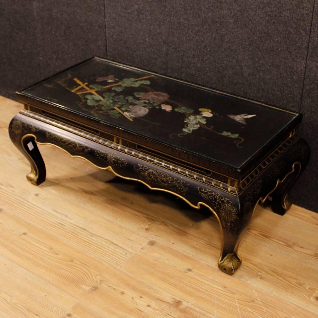 French Coffee Table in Lacquered, Painted and Gilded Chinoiserie Wood 4
