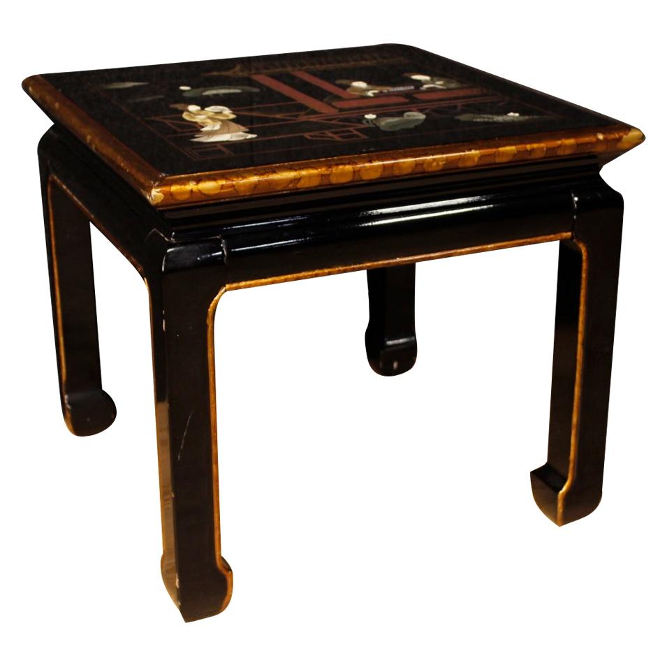 French Coffee Table in Lacquered Wood, Painted and Gilded with Chinoiserie For Sale