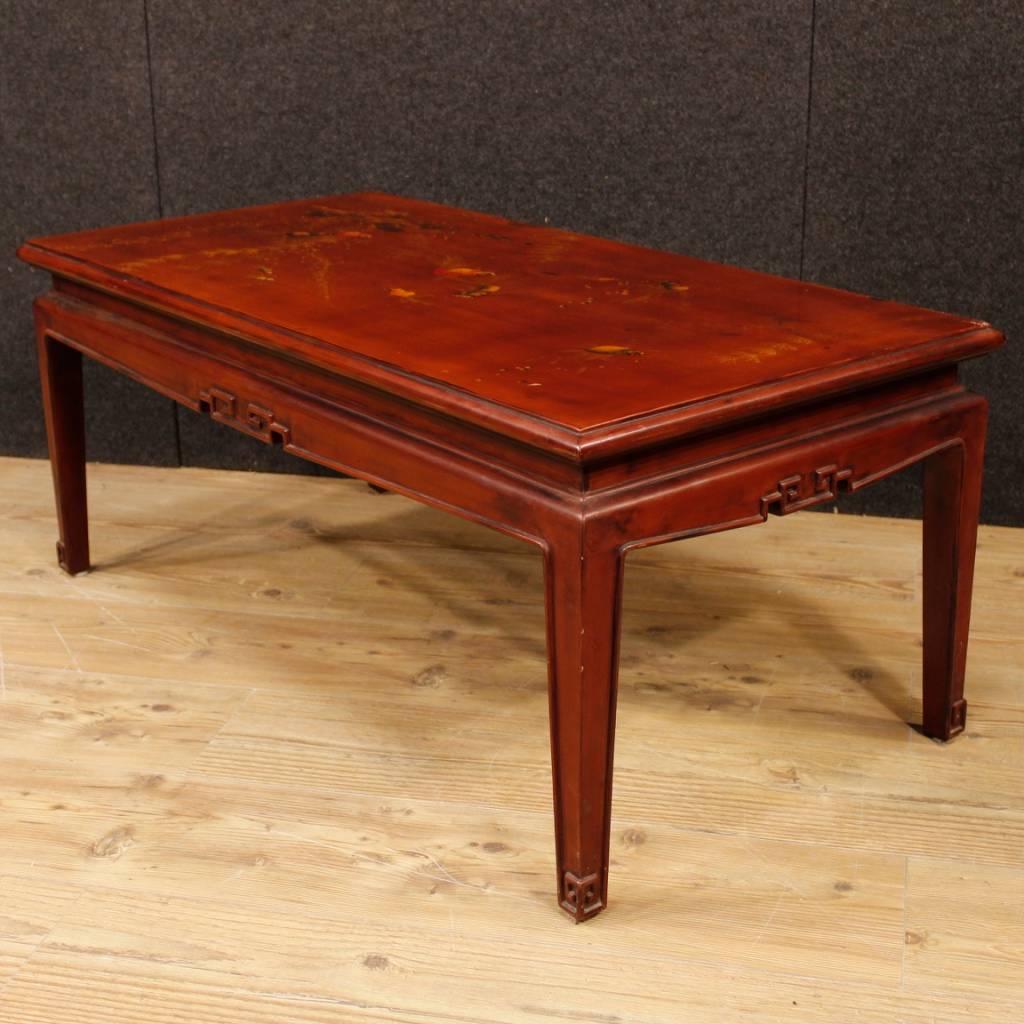 20th Century Red Lacquered and Painted Chinoiserie Wood French Coffee Table 1960 In Good Condition In Vicoforte, Piedmont