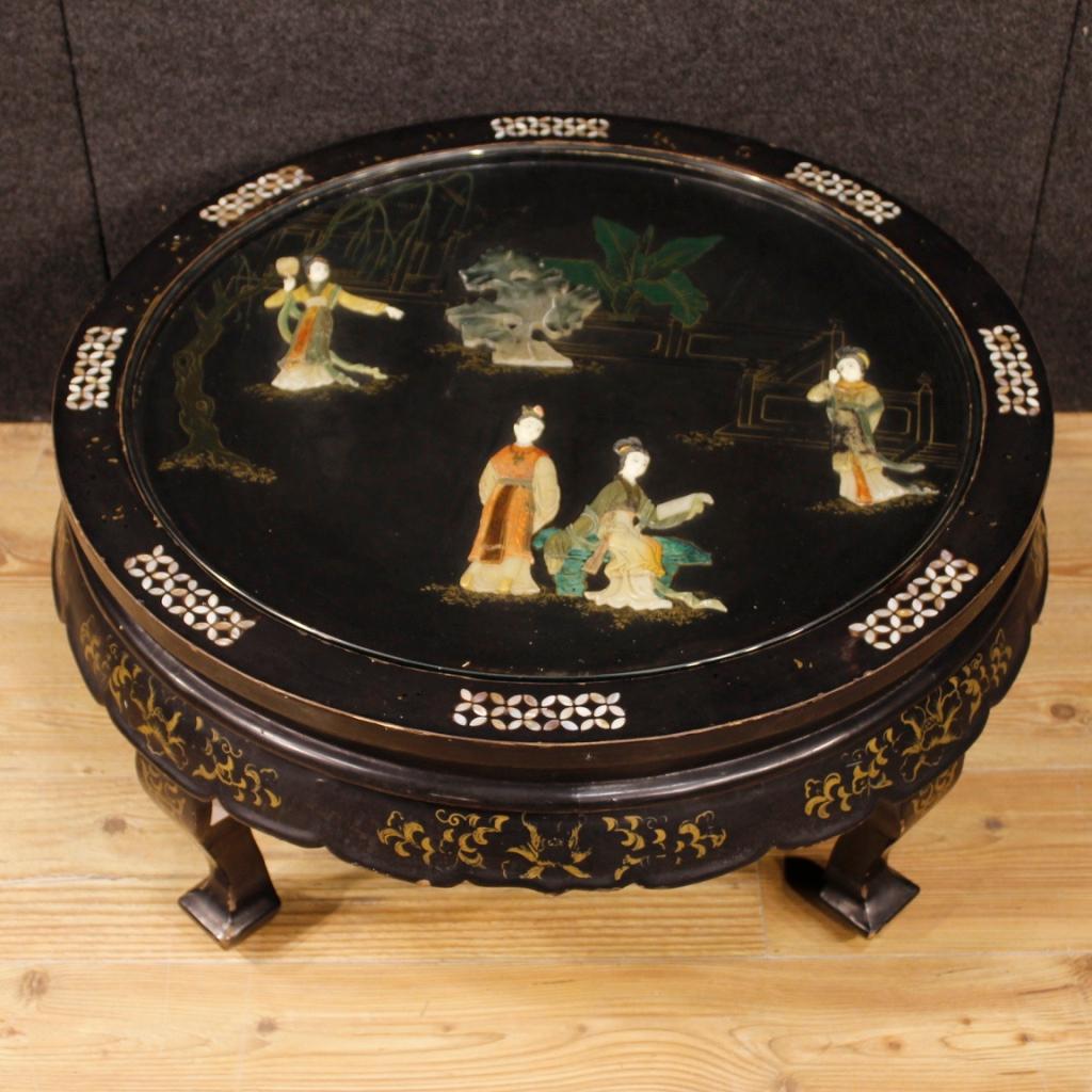 French Coffee Table Lacquered and Painted in Chinoiserie, 20th Century For Sale 7