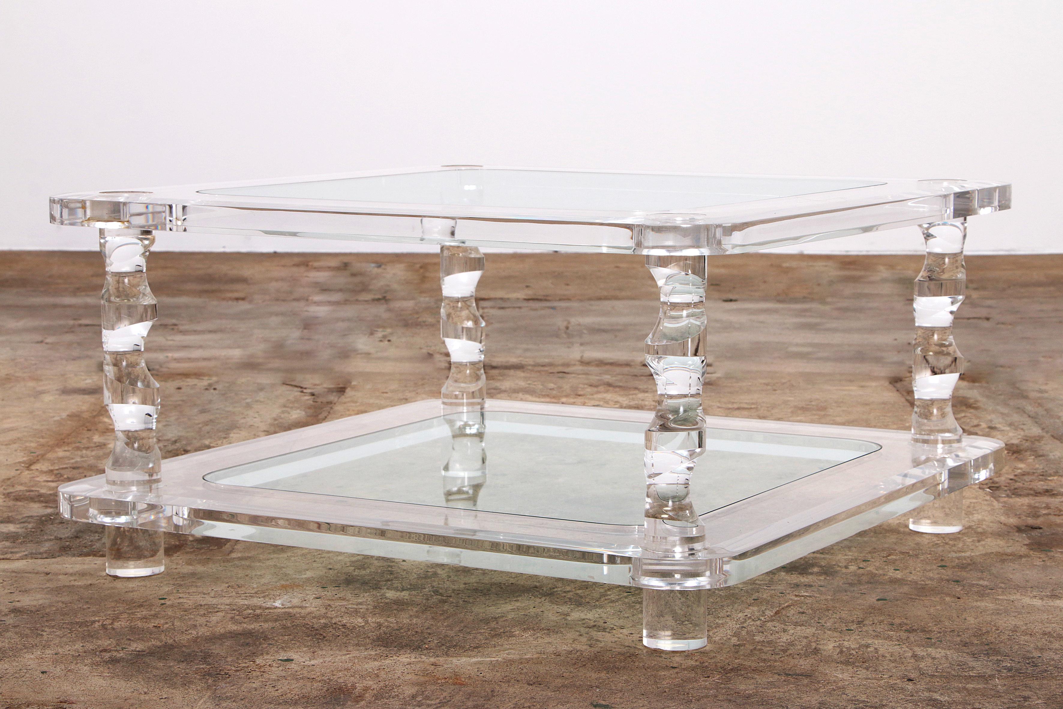 French Coffee Table Lucite and Glass Maison Romeo, 1970s In Good Condition For Sale In Oostrum-Venray, NL