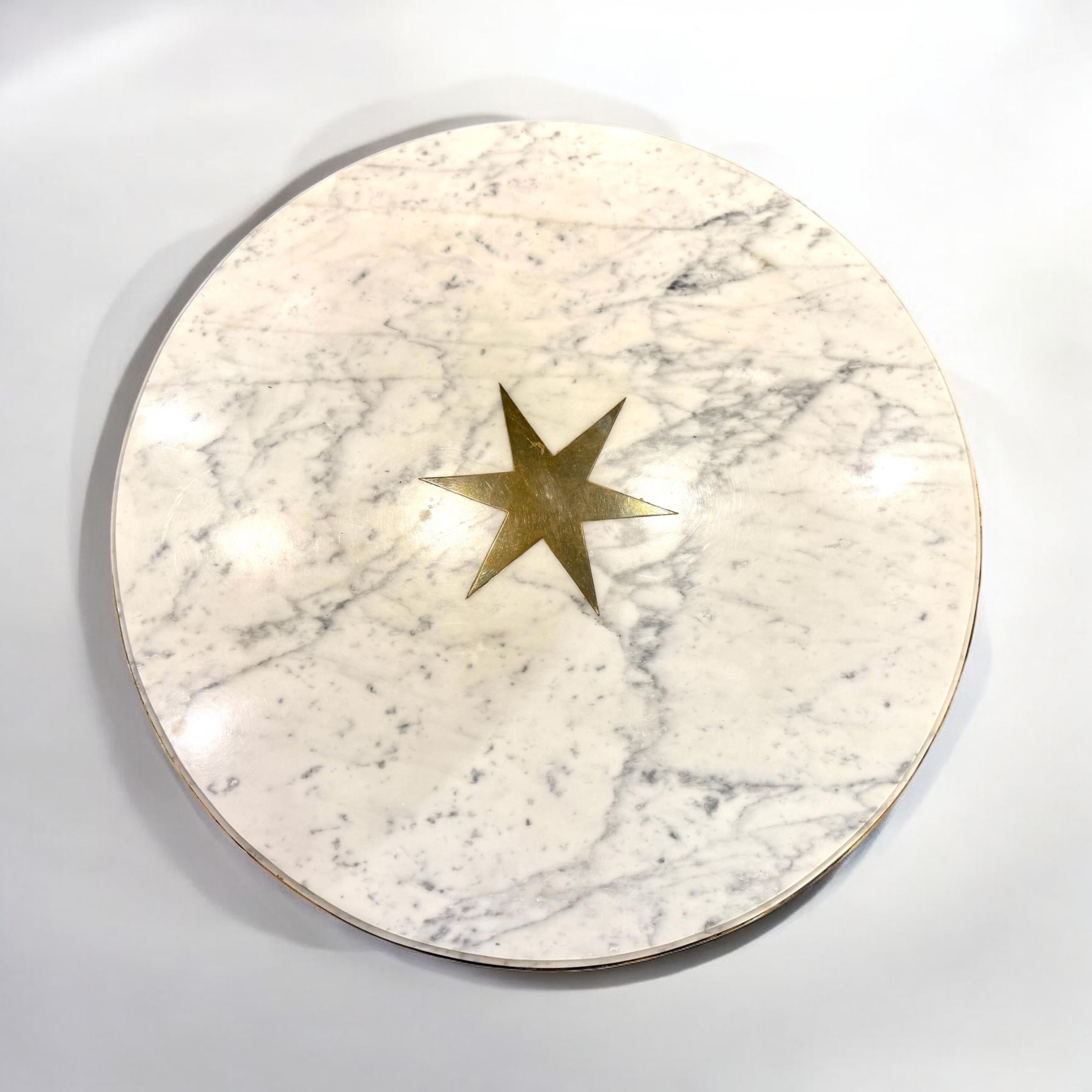Französisch Couchtisch Neoklassische Bronze und Marmor 1940'S im Zustand „Gut“ im Angebot in Brussels, BE